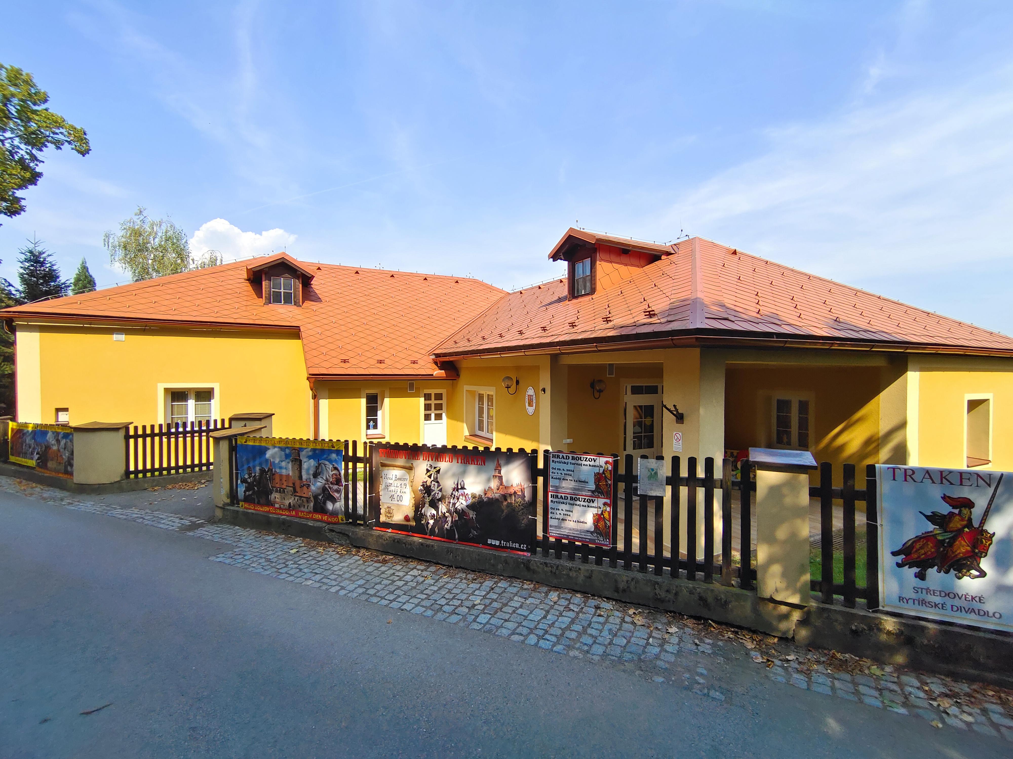 ZŠ a MŠ, Školní jídelna a Školní družina Bouzov foto 2