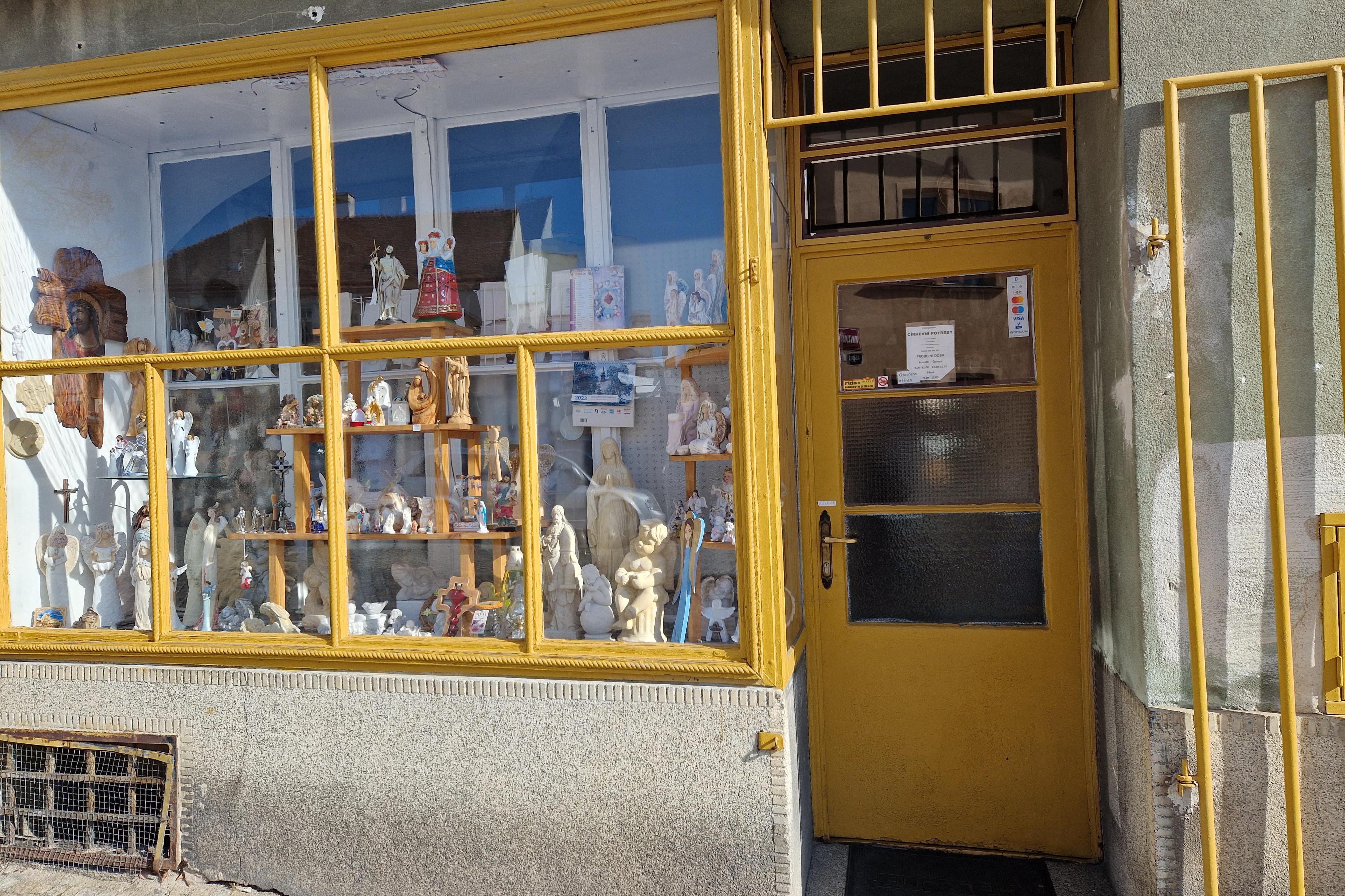 Miroslava Bastlová - Církevní potřeby