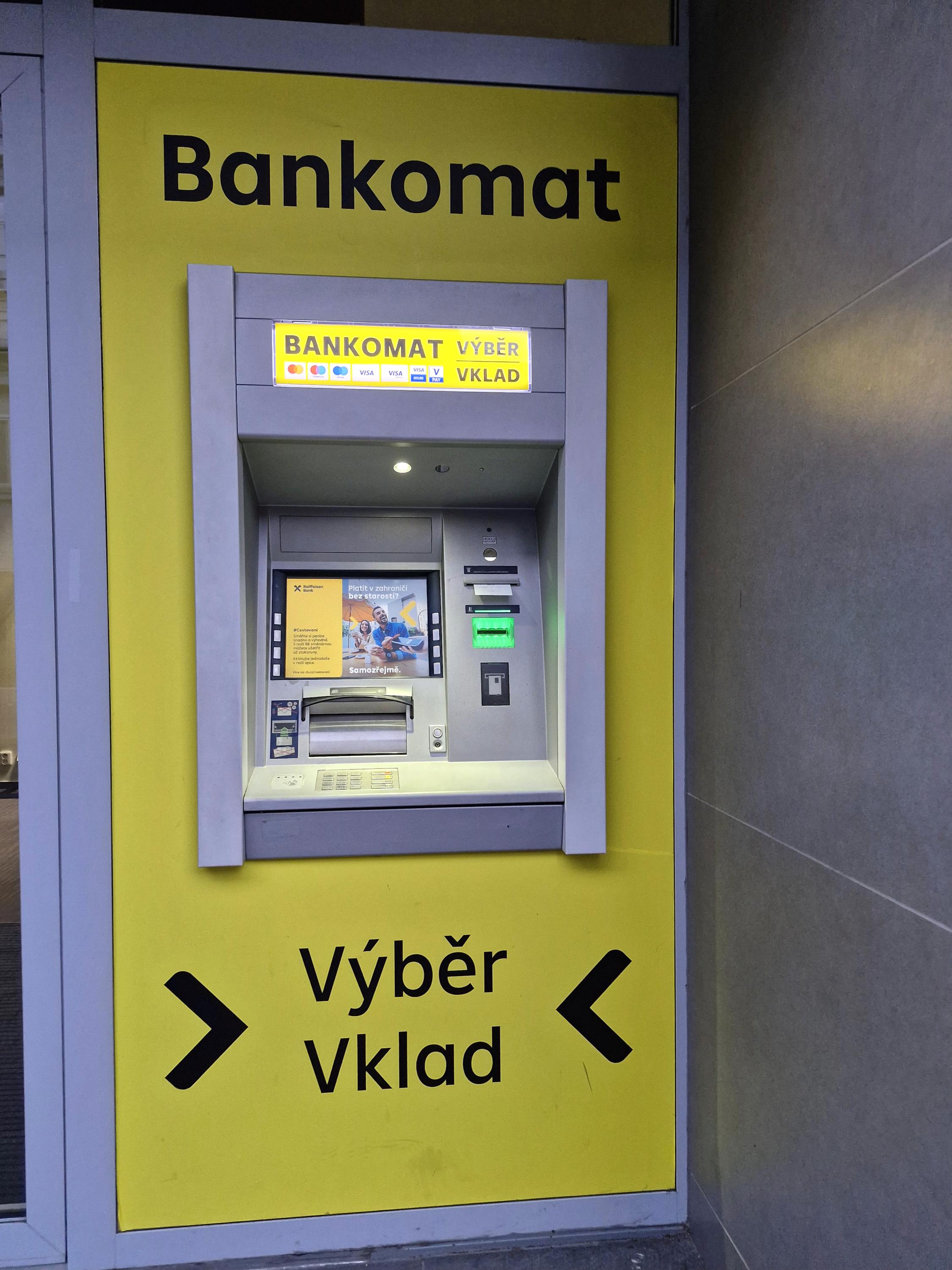 Raiffeisenbank - bankomat foto 2