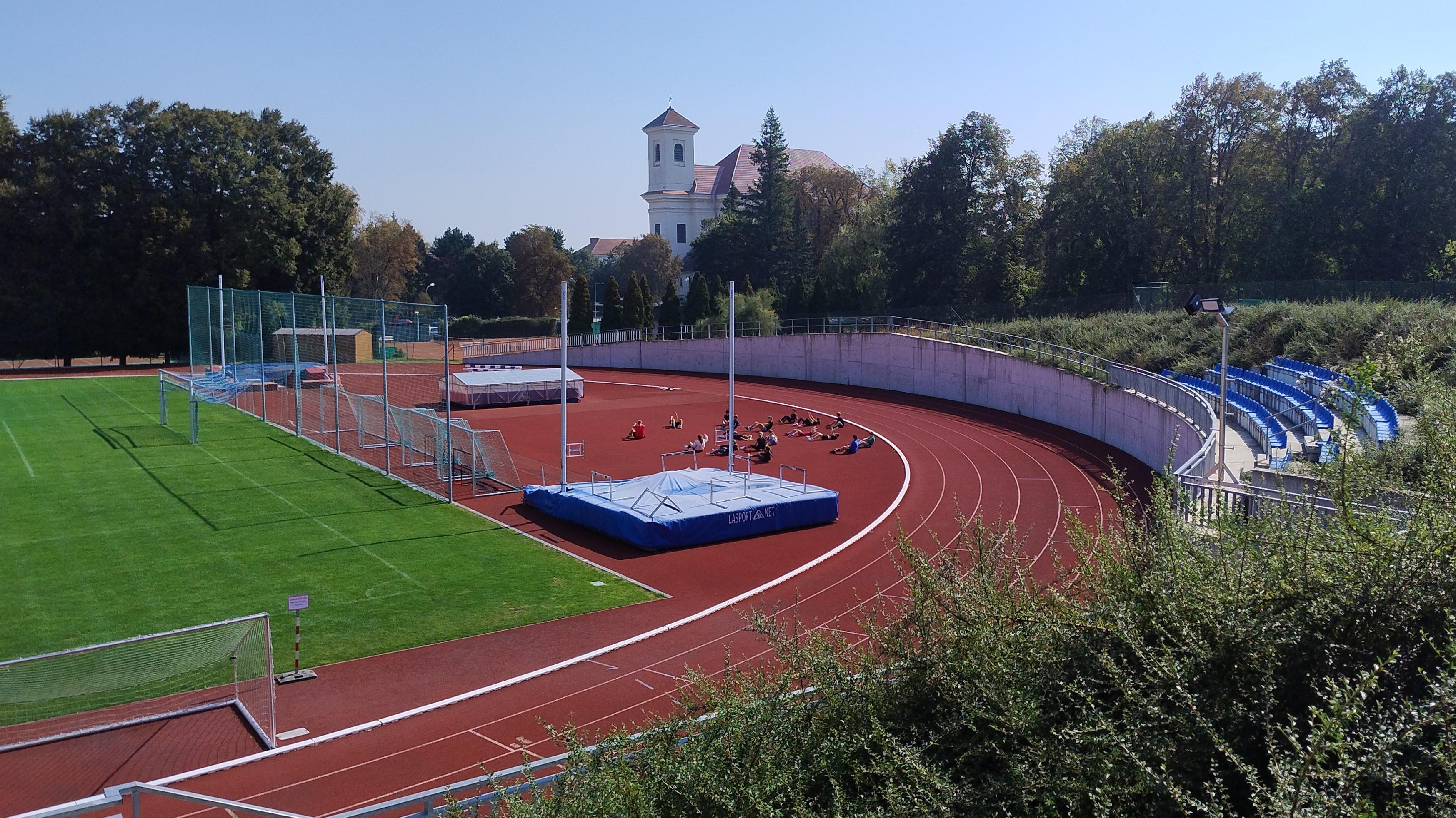Slavkovský stadion foto 3