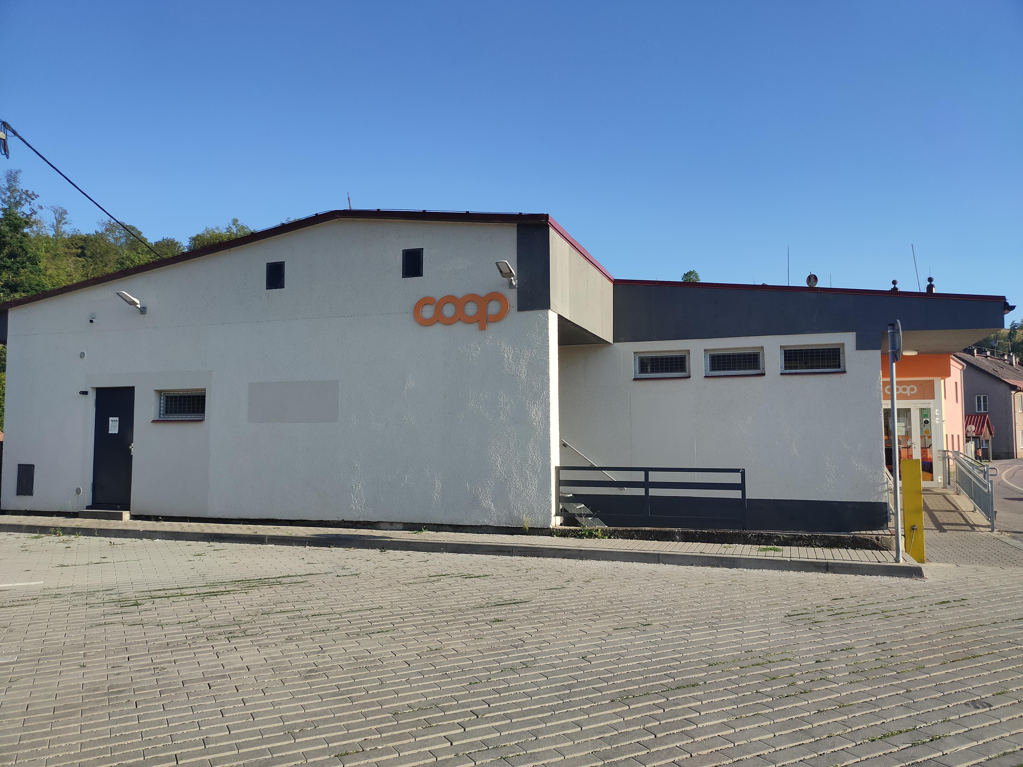 COOP Dvůr Králové n. L., družstvo foto 2