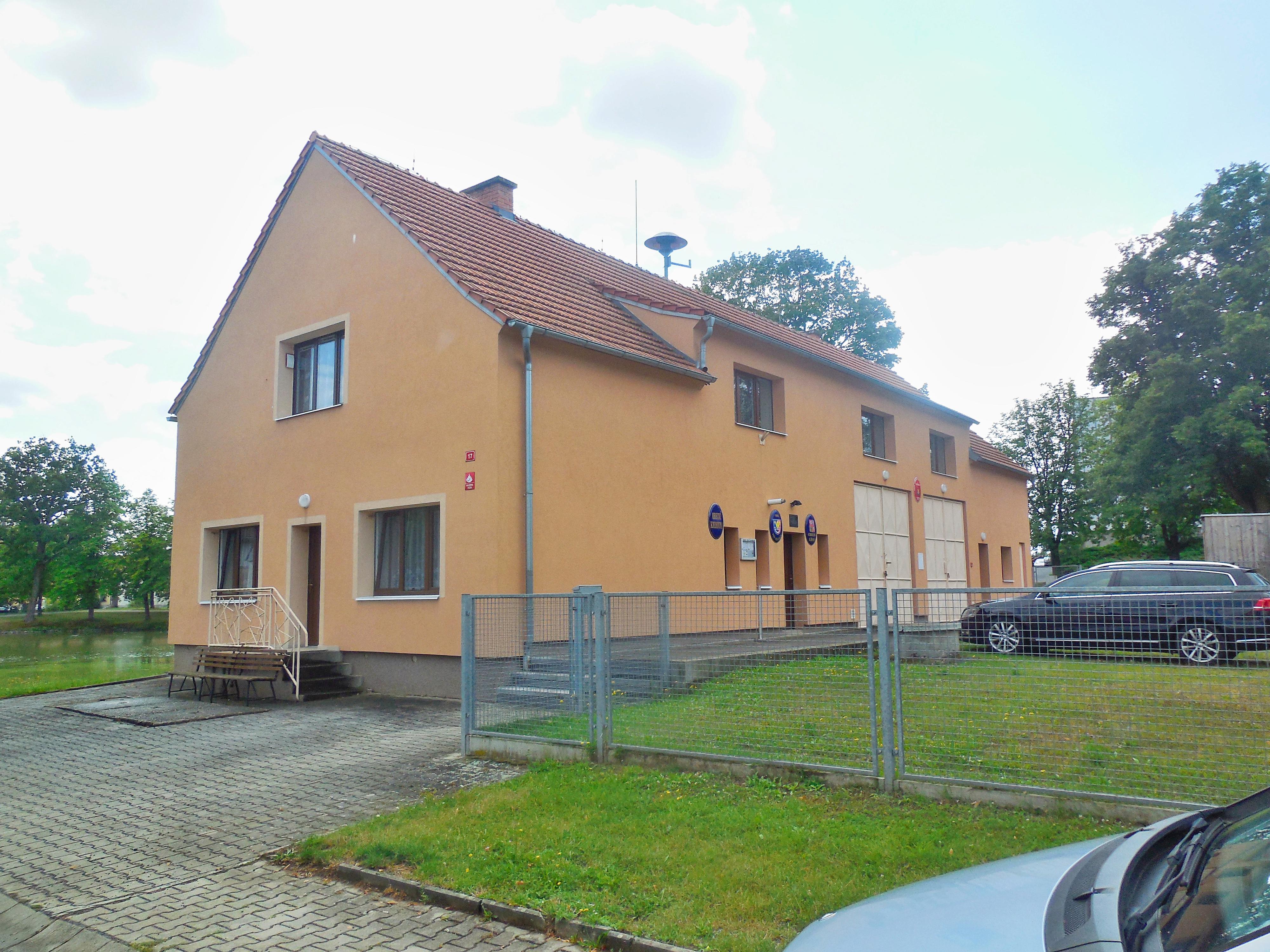 Obec Touškov - obecní úřad foto 2