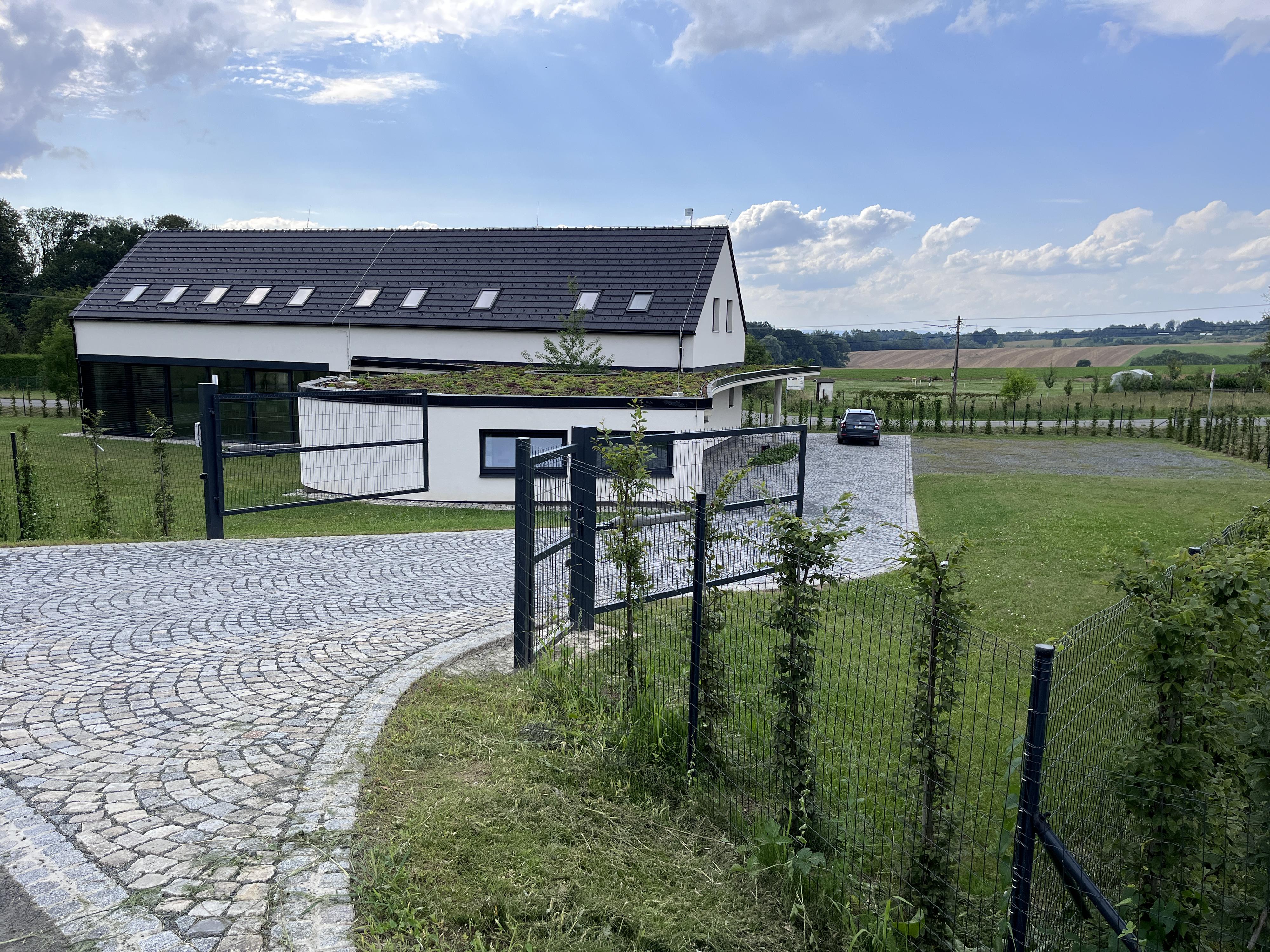 Základní škola Bez Lavice foto 2