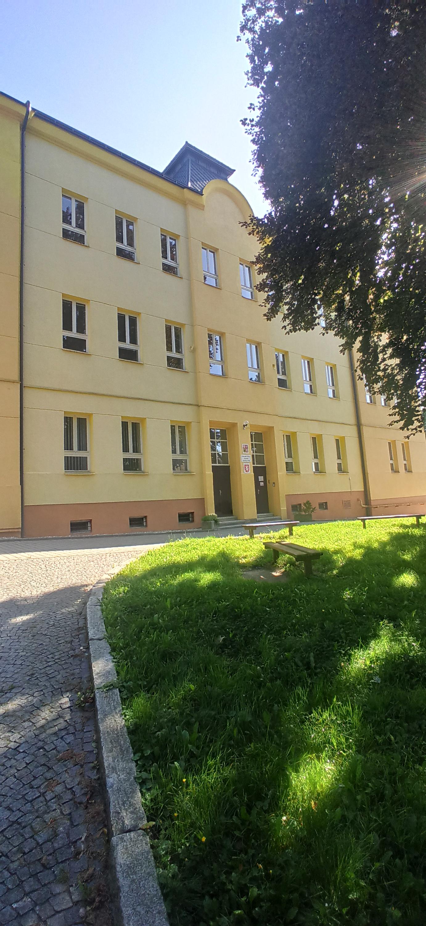ZŠ Tachov, Kostelní foto 4