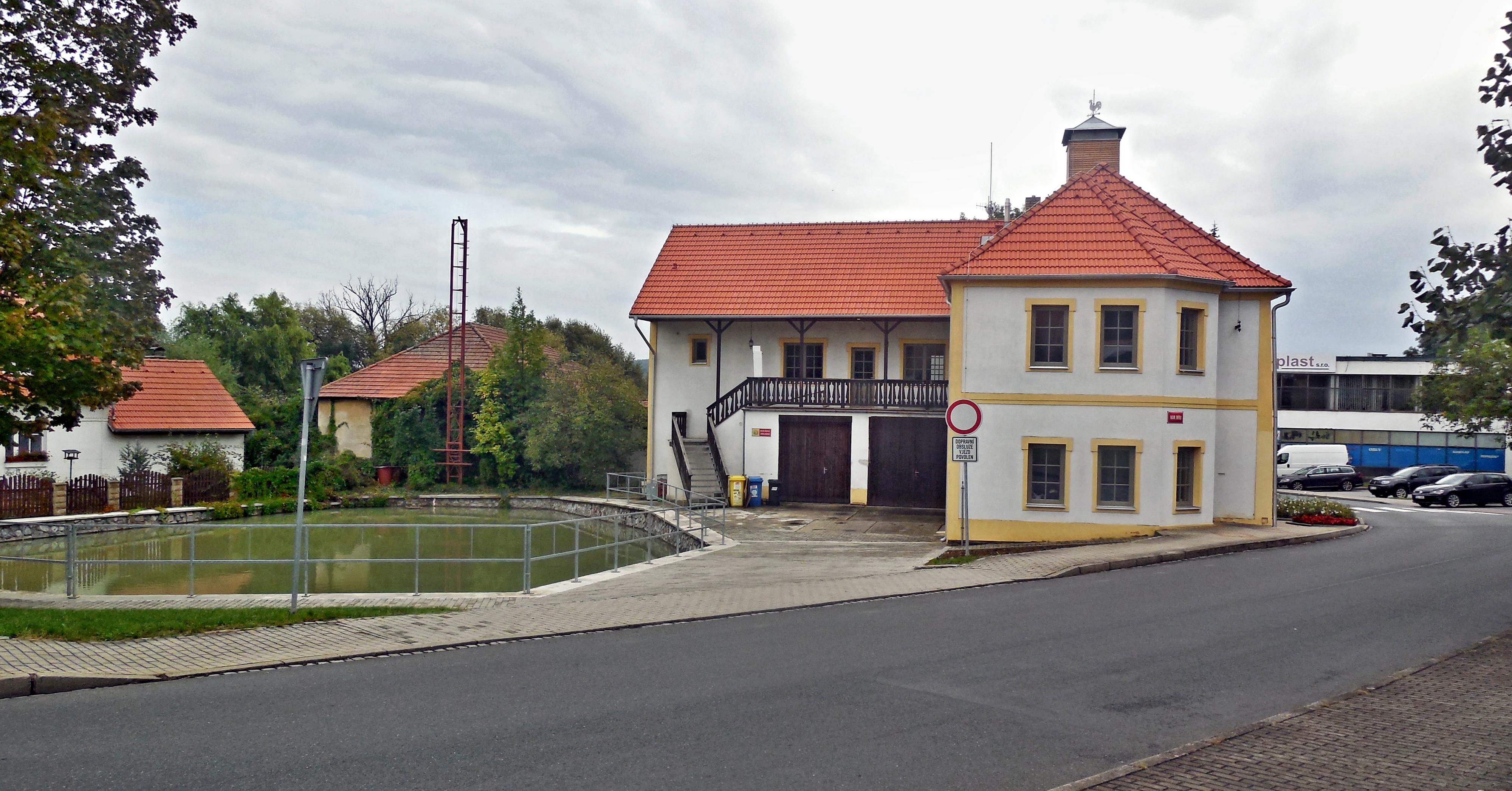 Dýšina - obecní úřad foto 3