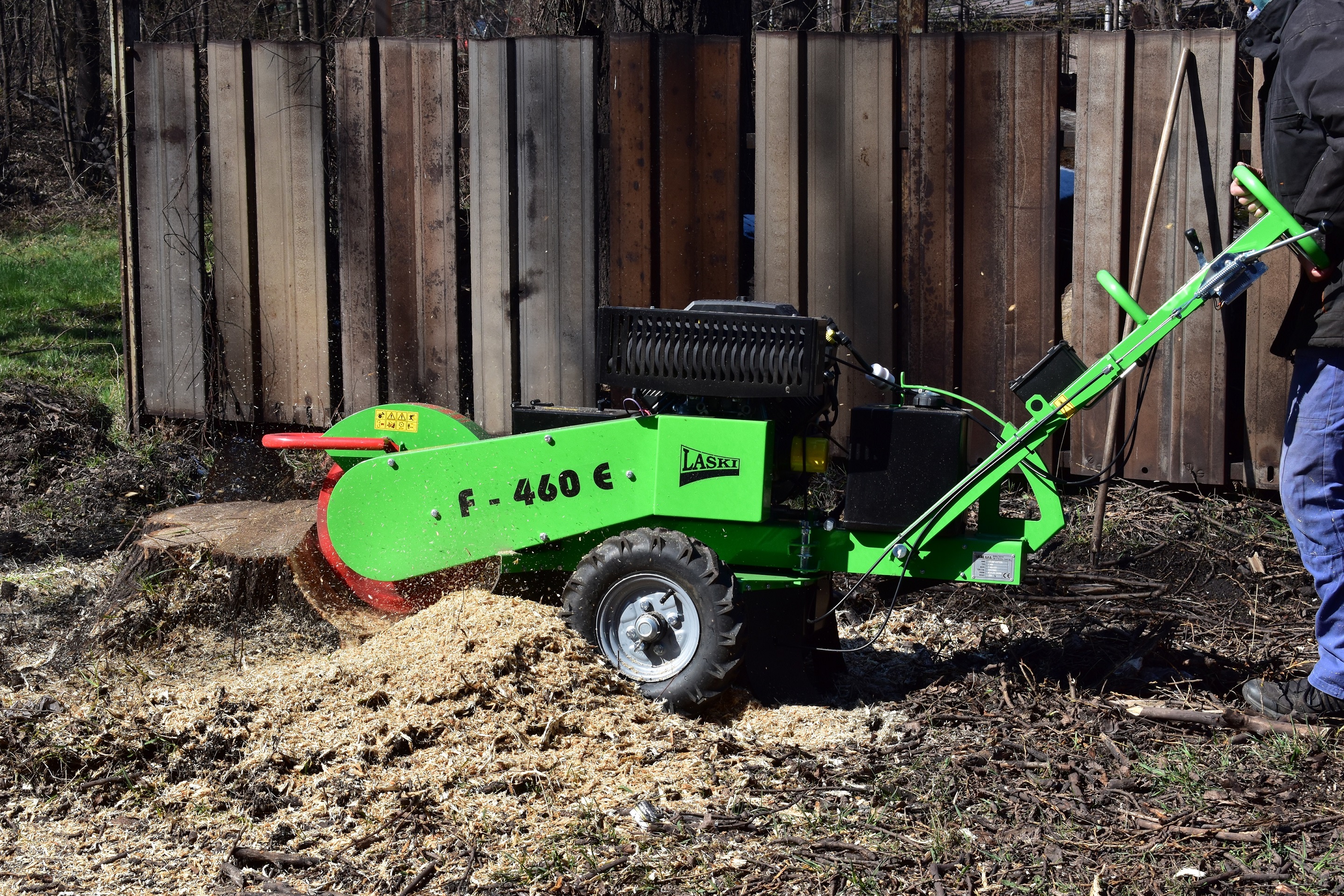 KOVO Třinec s.r.o. - zeleň foto 2