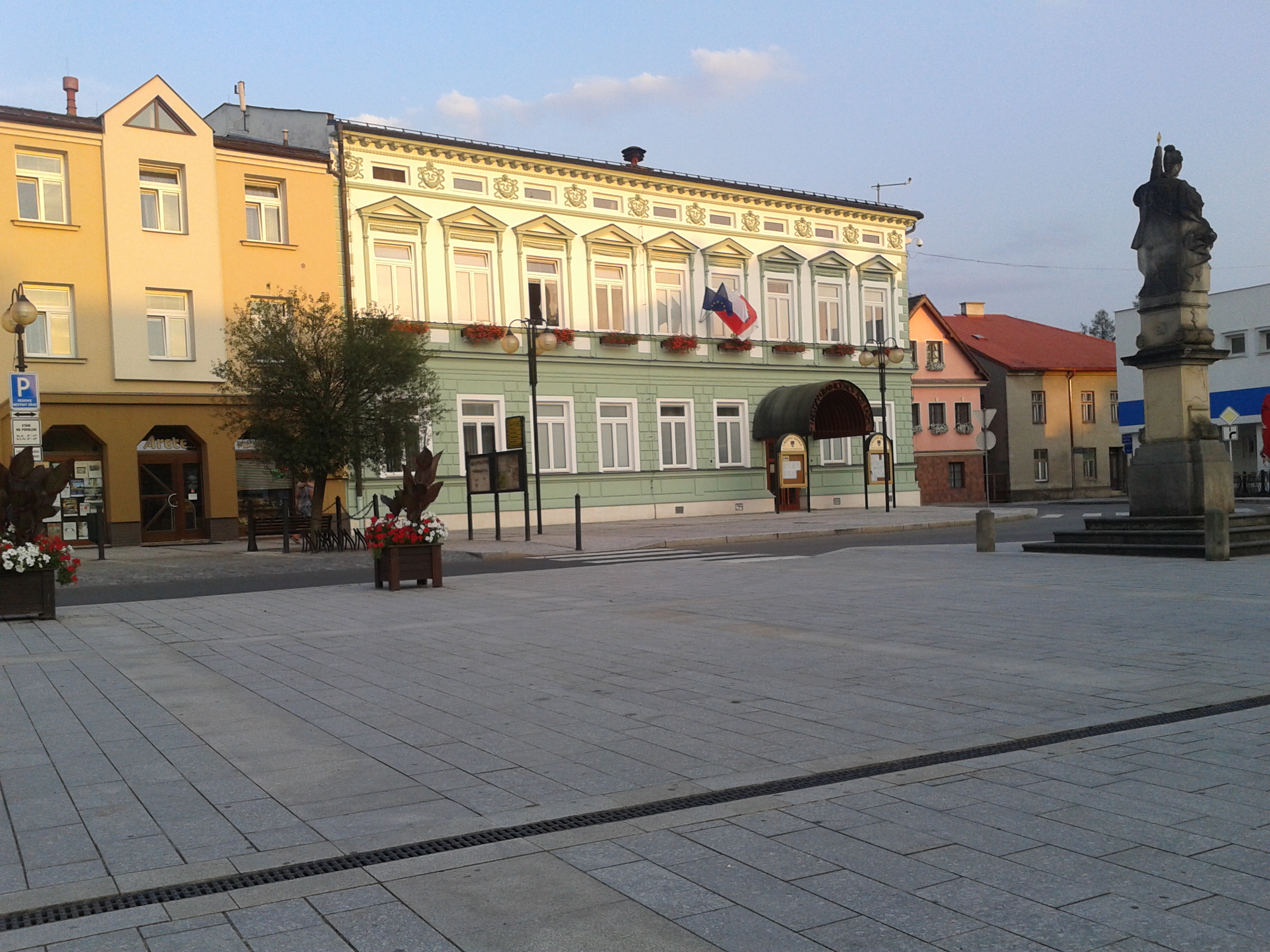 Rožnov pod Radhoštěm - městský úřad foto 5