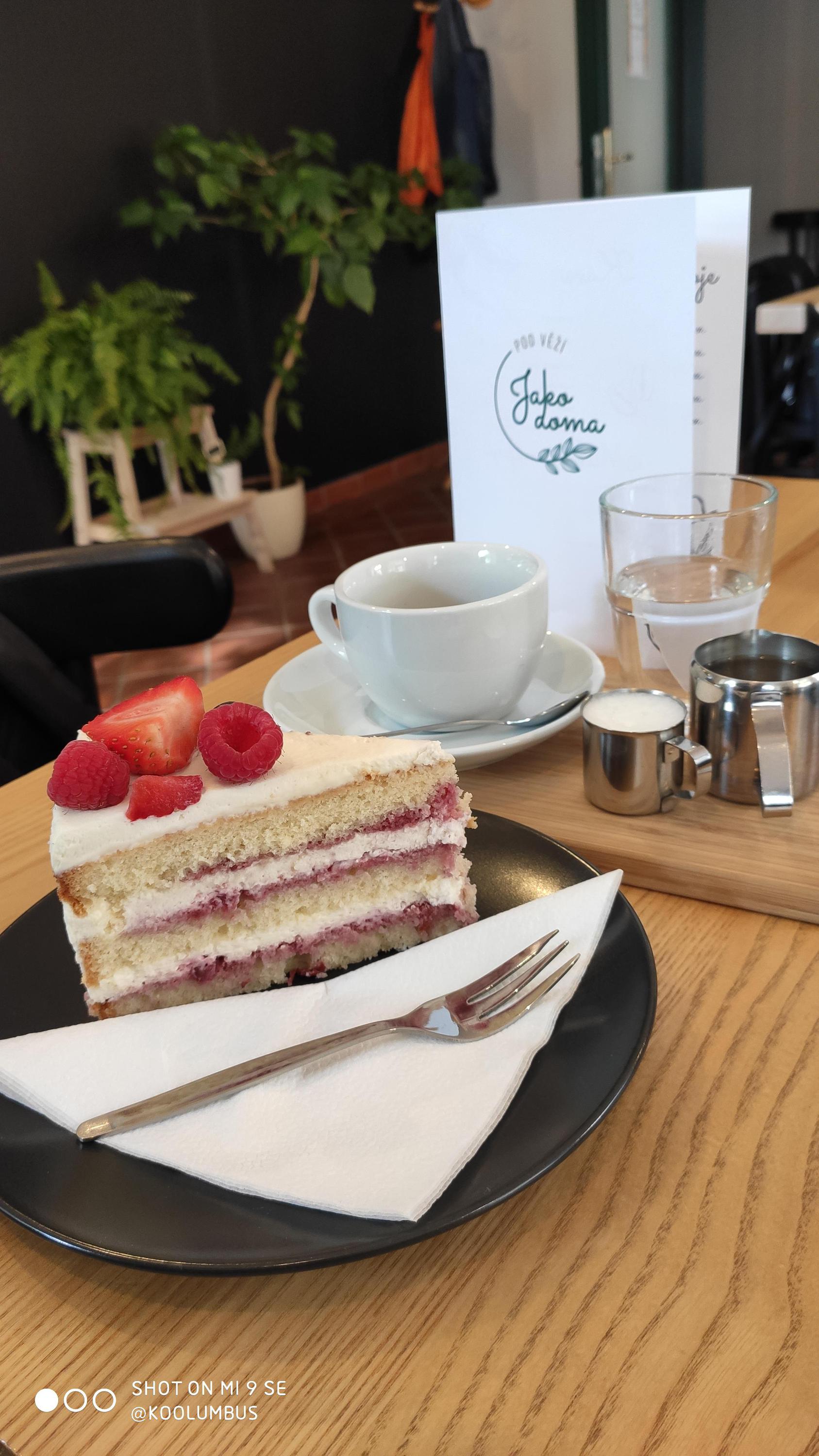 Jako doma pod věží foto 2