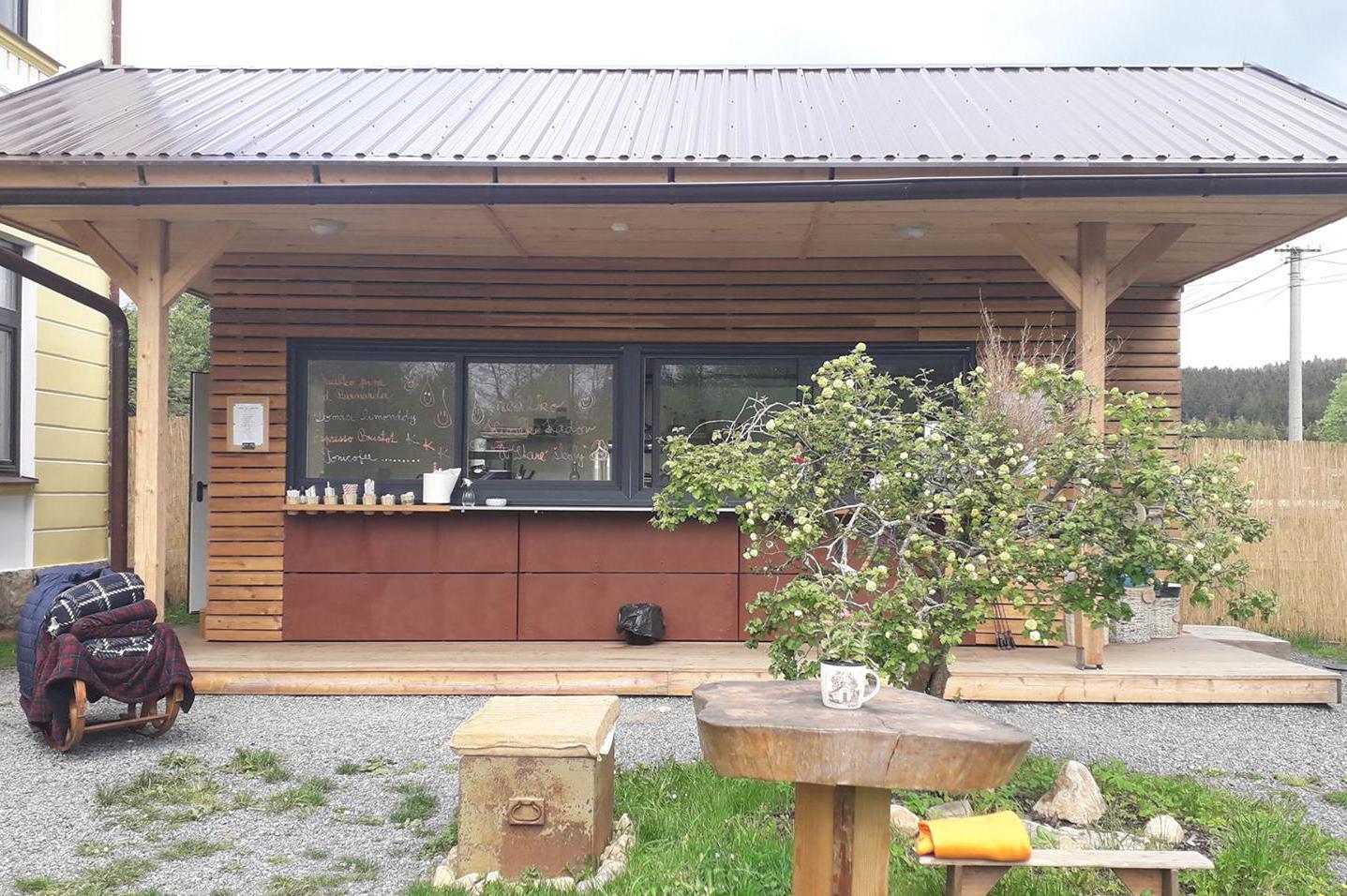 Kiosek Kadov "U Staré školy"