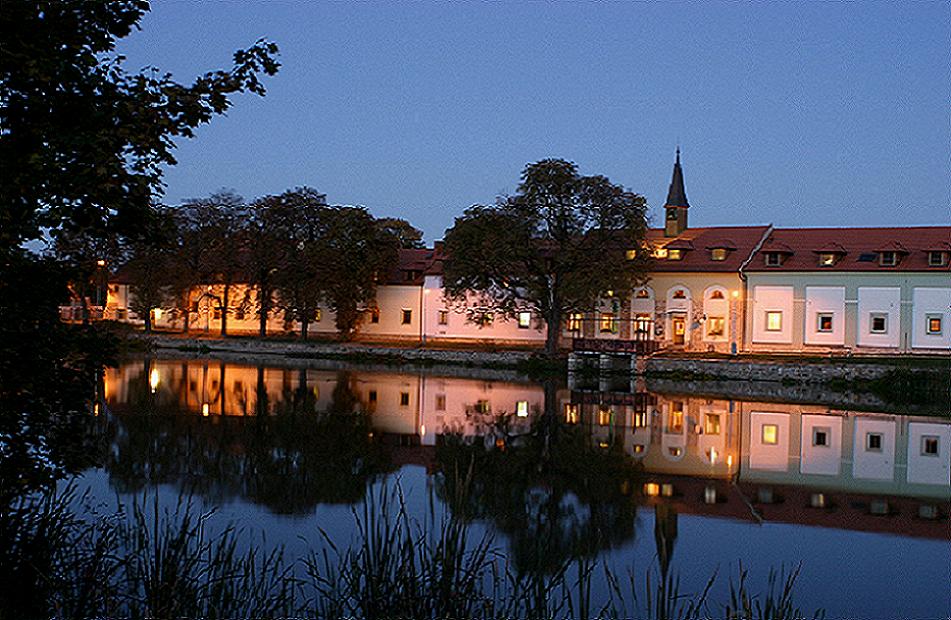Dvůr Čertousy foto 2