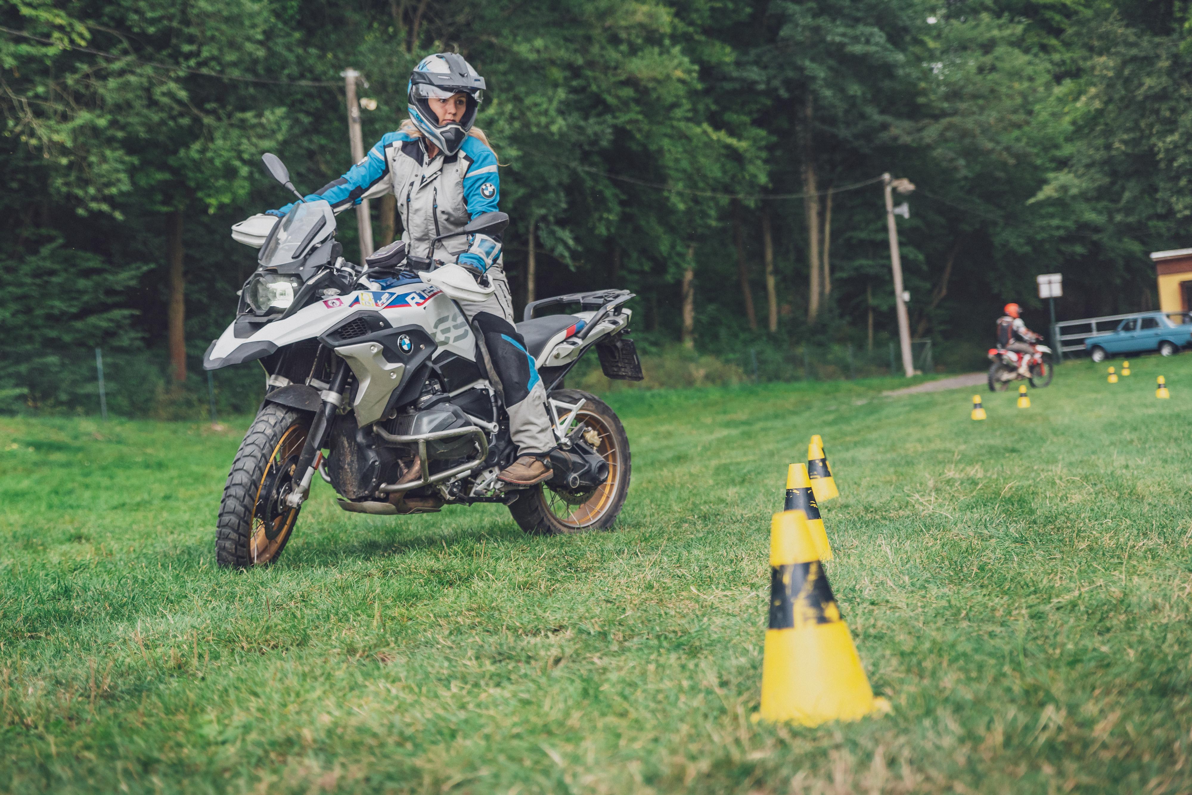 Motoškola Přijďte se projet foto 3