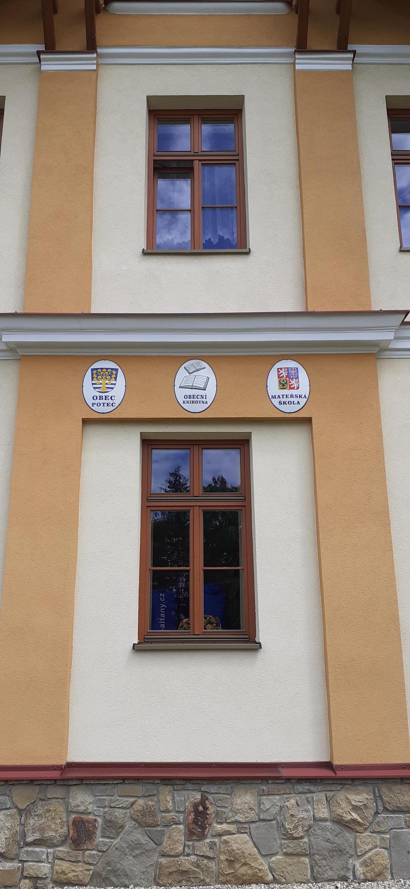 Poteč - obecní úřad foto 5