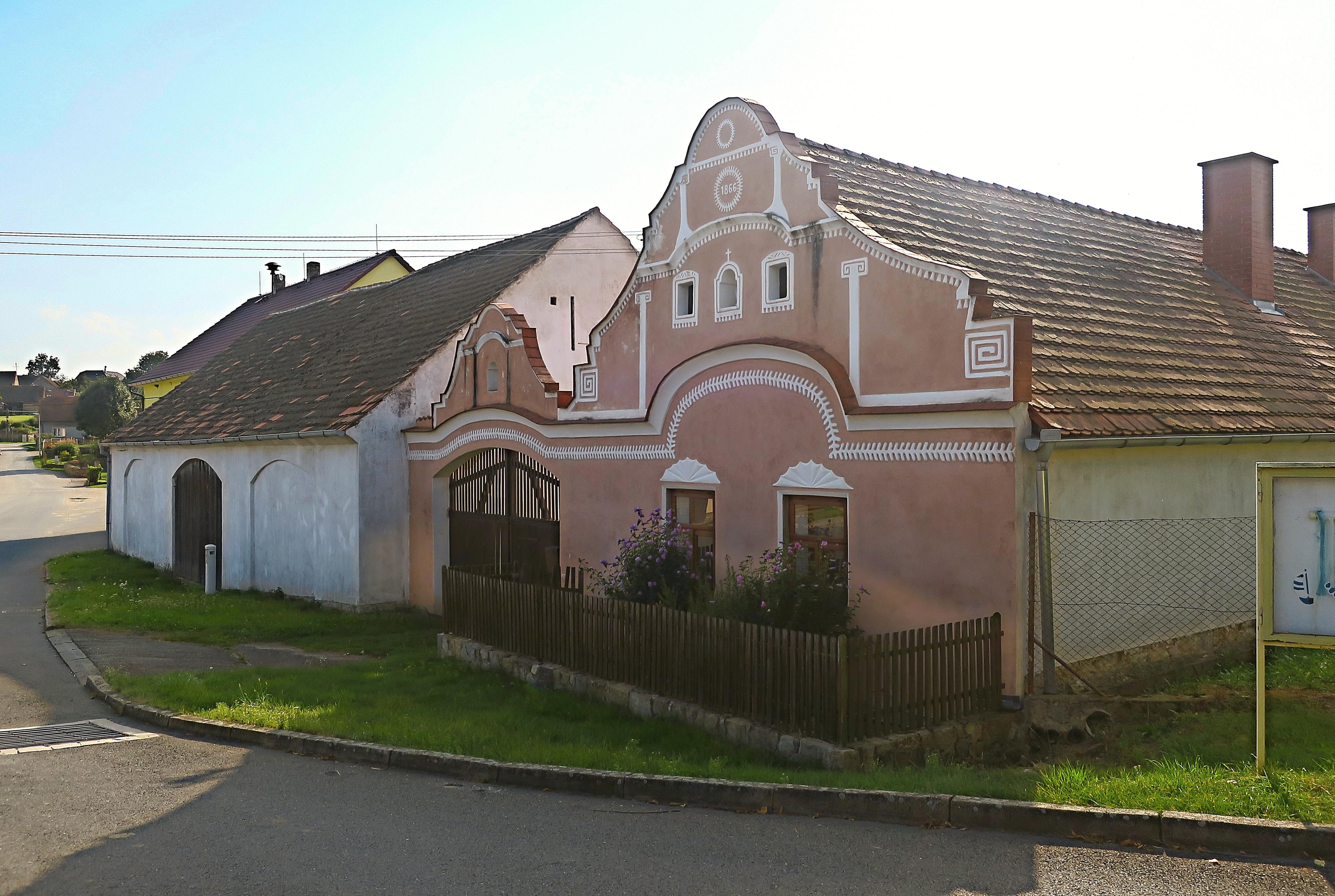 Kluky - obecní úřad foto 3
