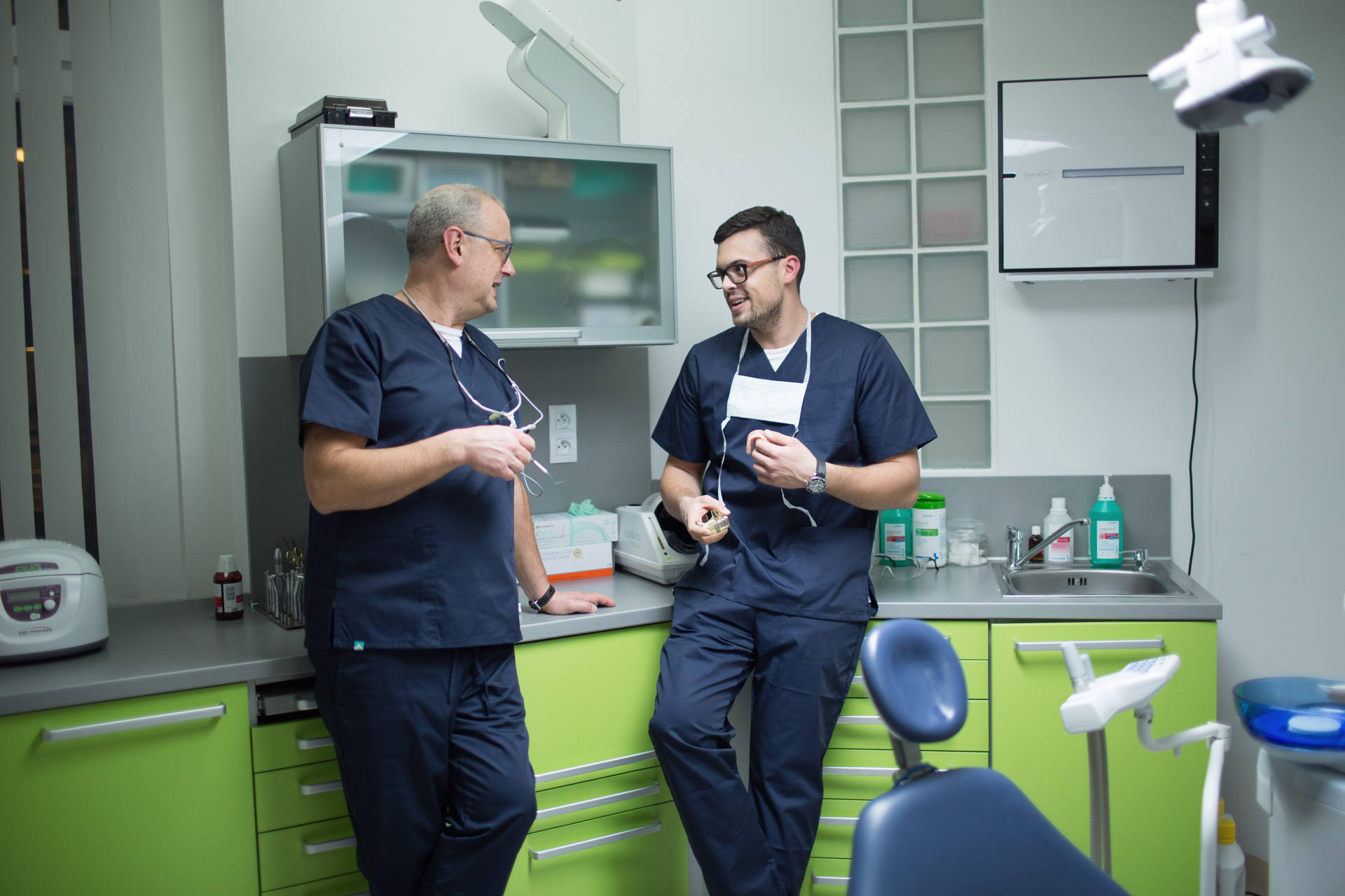 Dr. Zanoščuk & Son - zubní implantáty foto 2