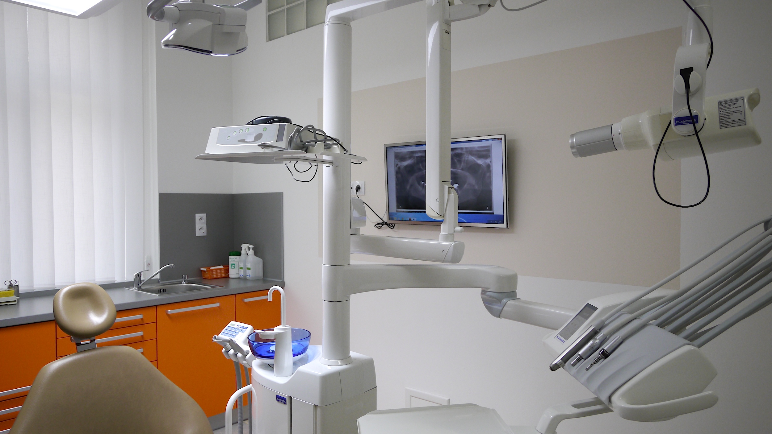 Dr. Zanoščuk & Son - zubní implantáty foto 4