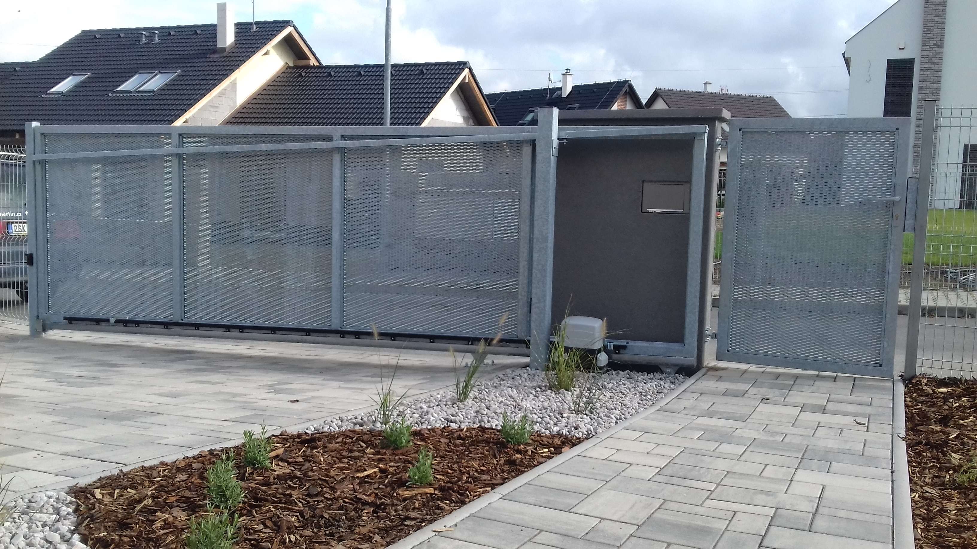 Martin Pfaur - vrata, brány, pergoly foto 4