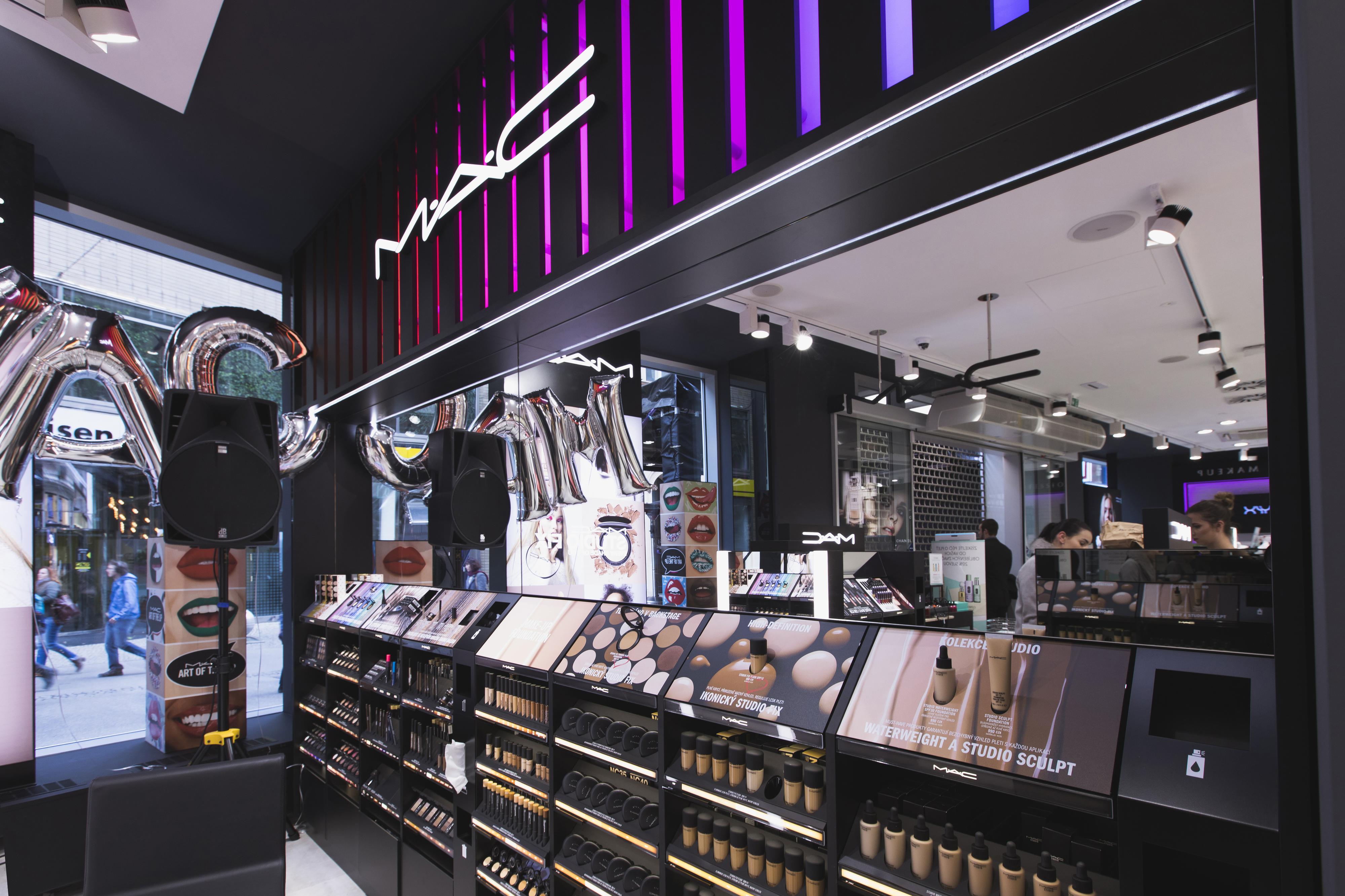 Parfumerie Douglas foto 3