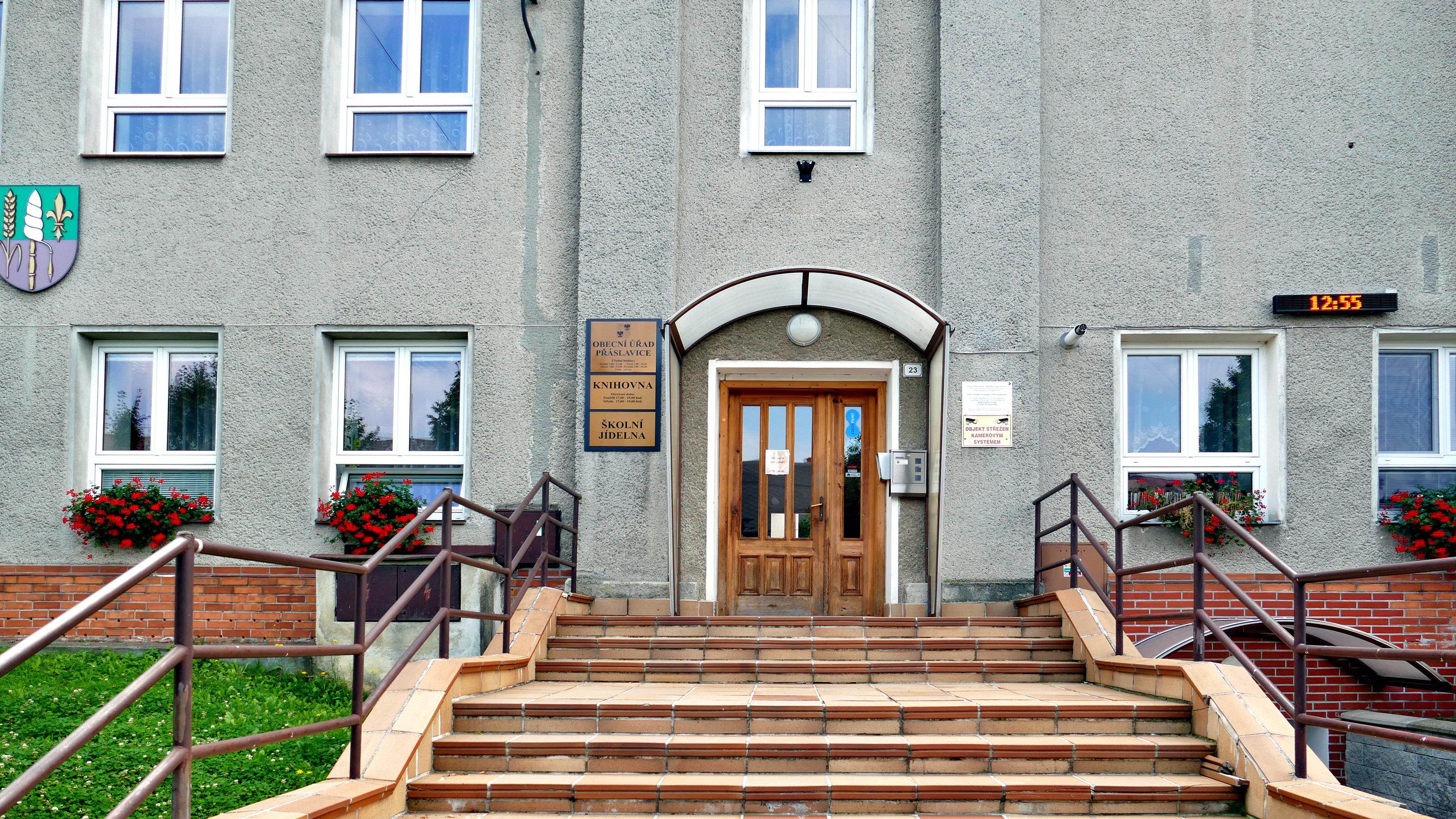 Přáslavice - obecní úřad foto 2