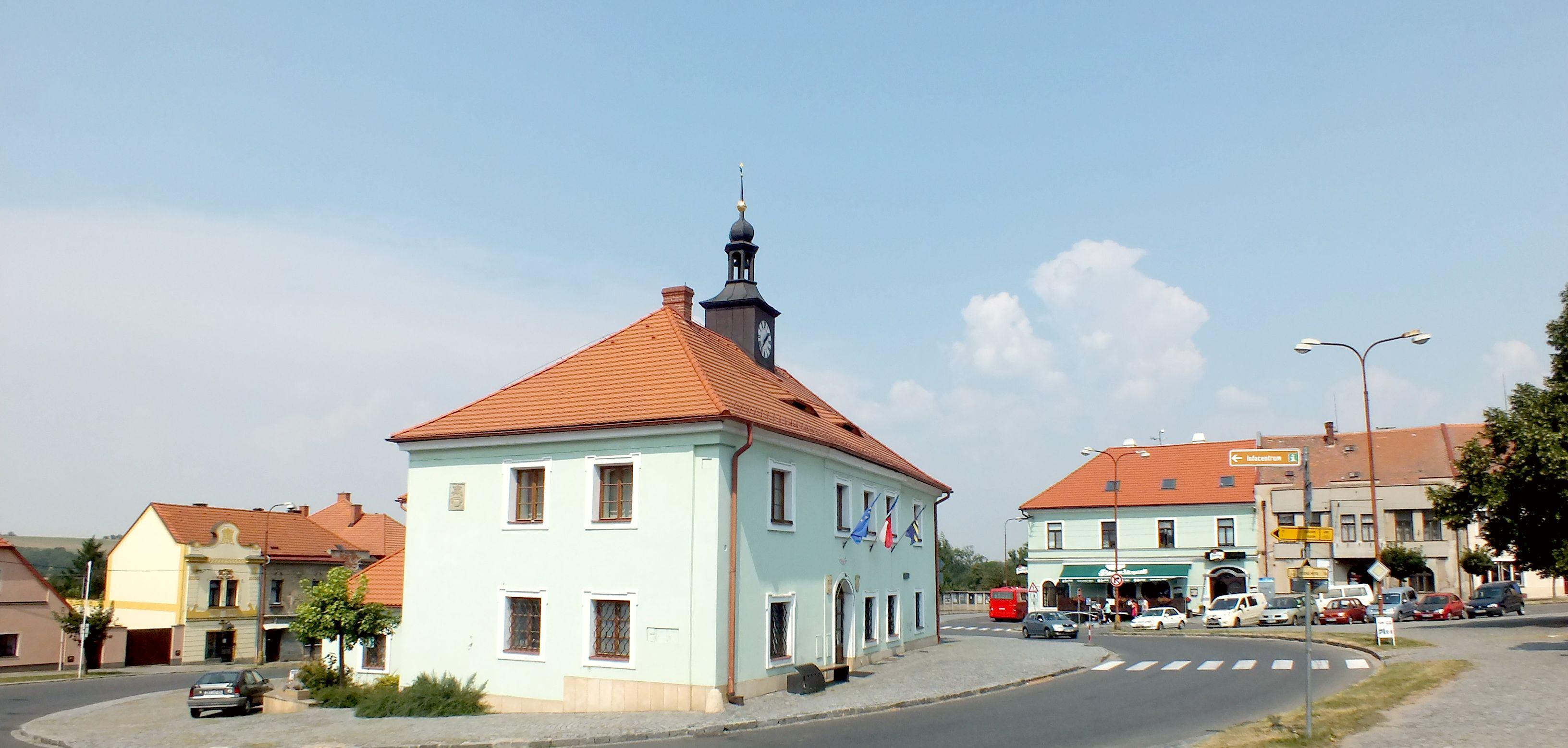 Luže - městský úřad foto 3