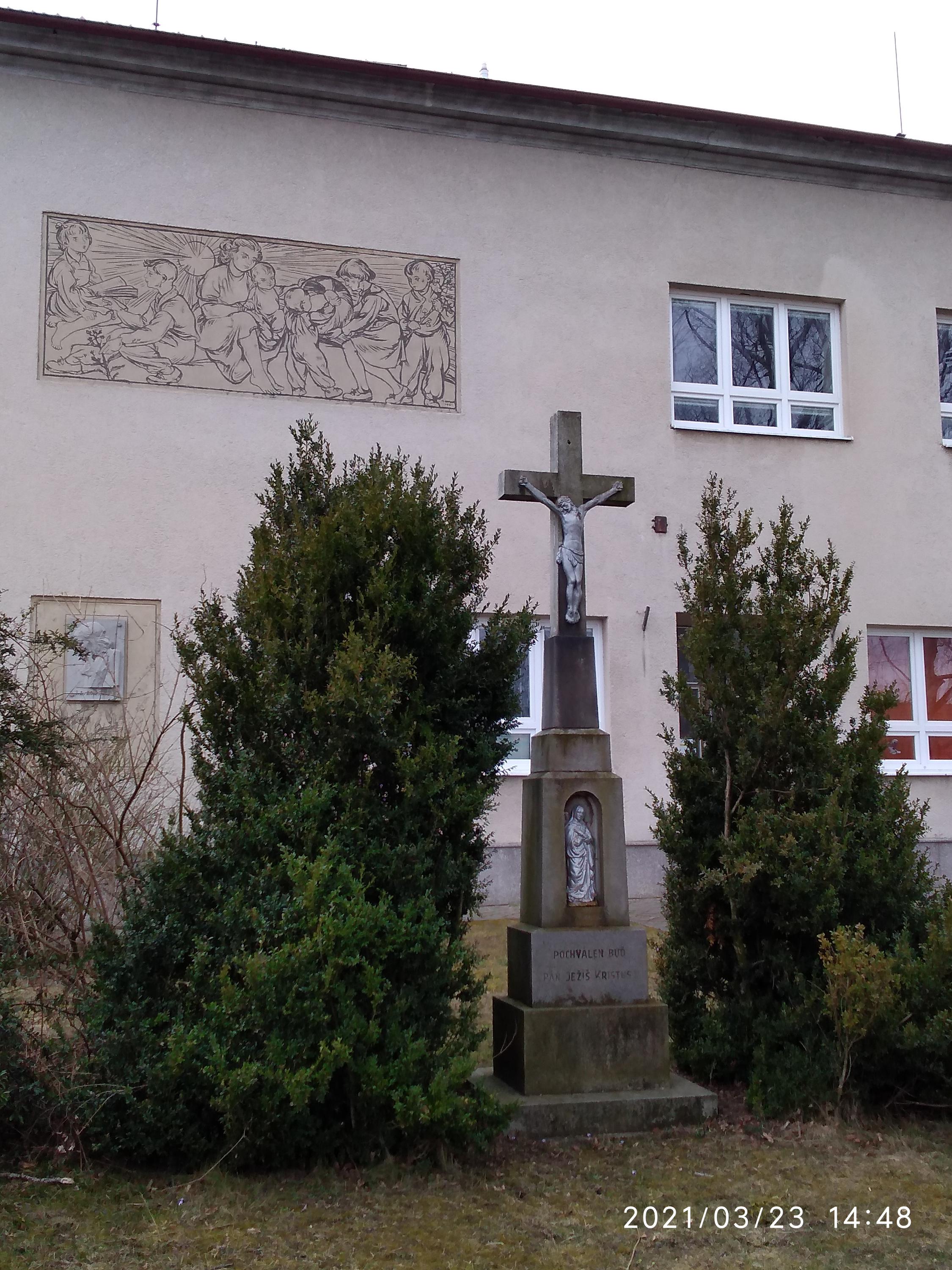 ZŠ a MŠ Mouřínov foto 2