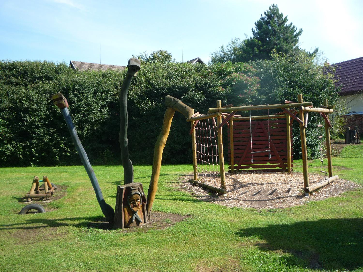 Dobrá Voda u Hořic - obecní úřad foto 4