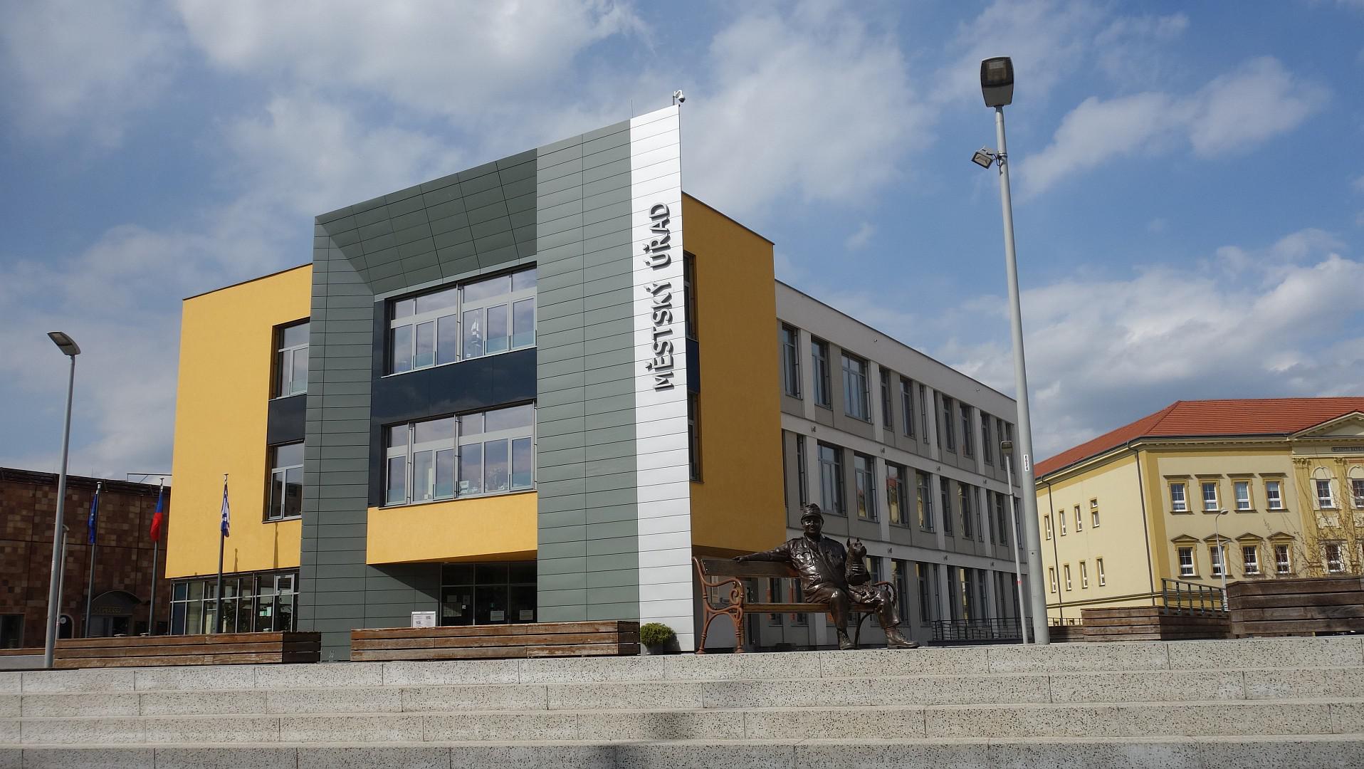 Kralupy nad Vltavou - městský úřad foto 3