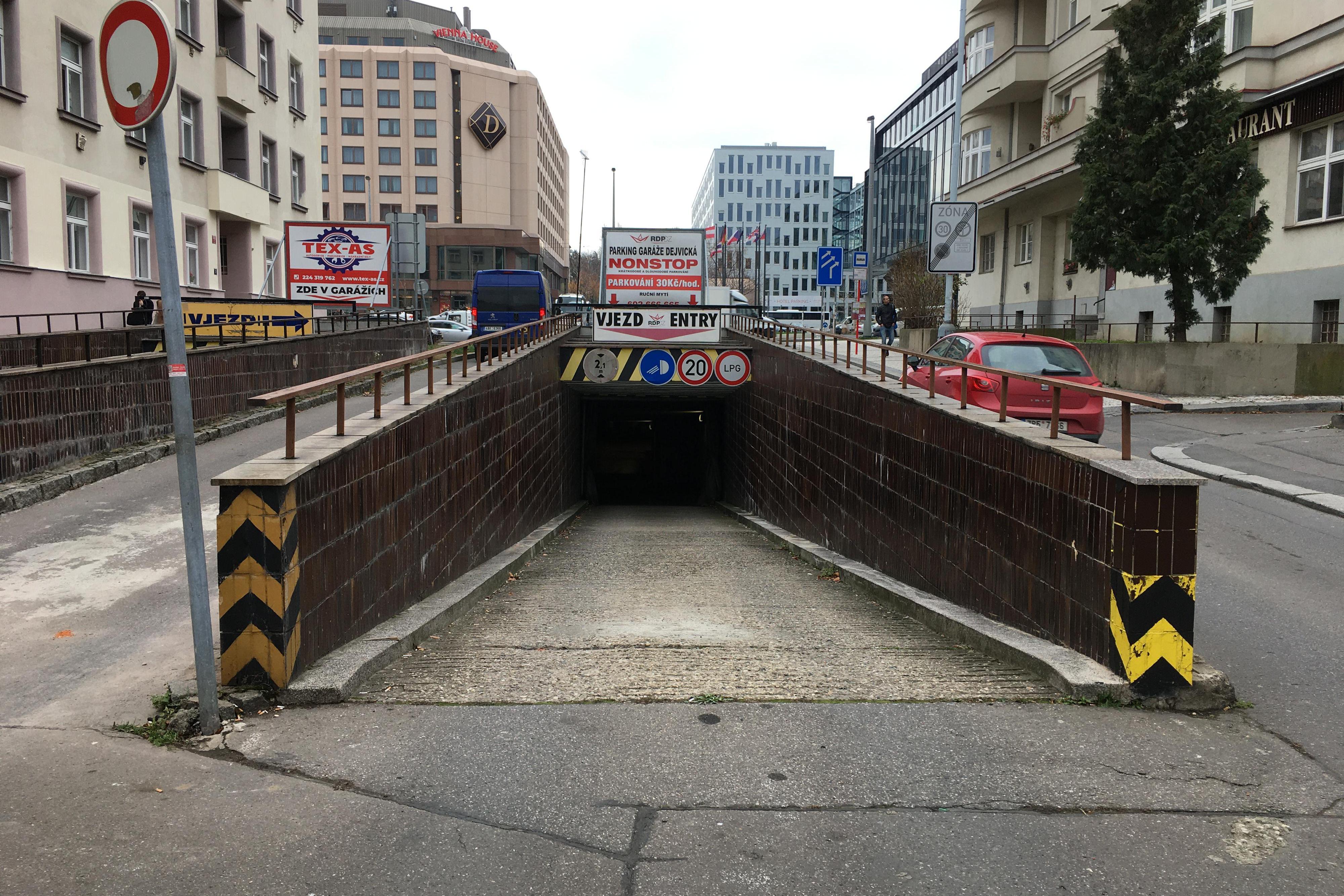 MR.PARKIT - Parking Studentská 529/1