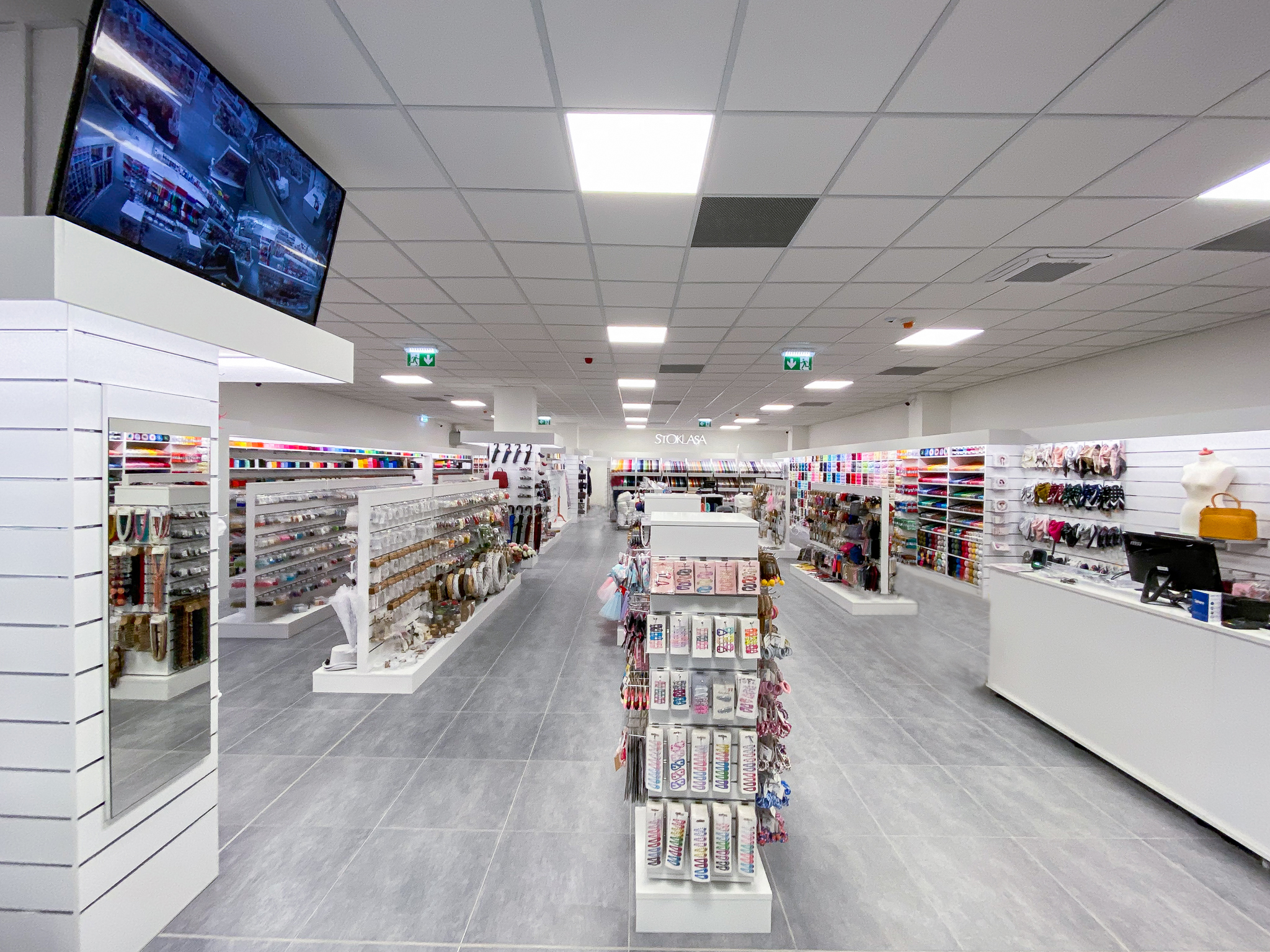 STOKLASA galanterie a látky foto 2