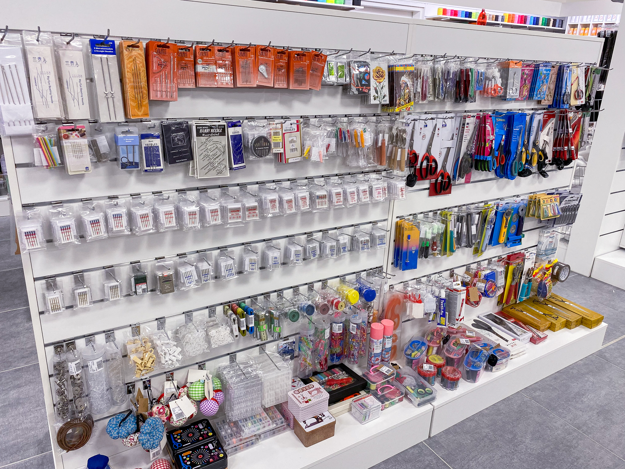 STOKLASA galanterie a látky foto 4