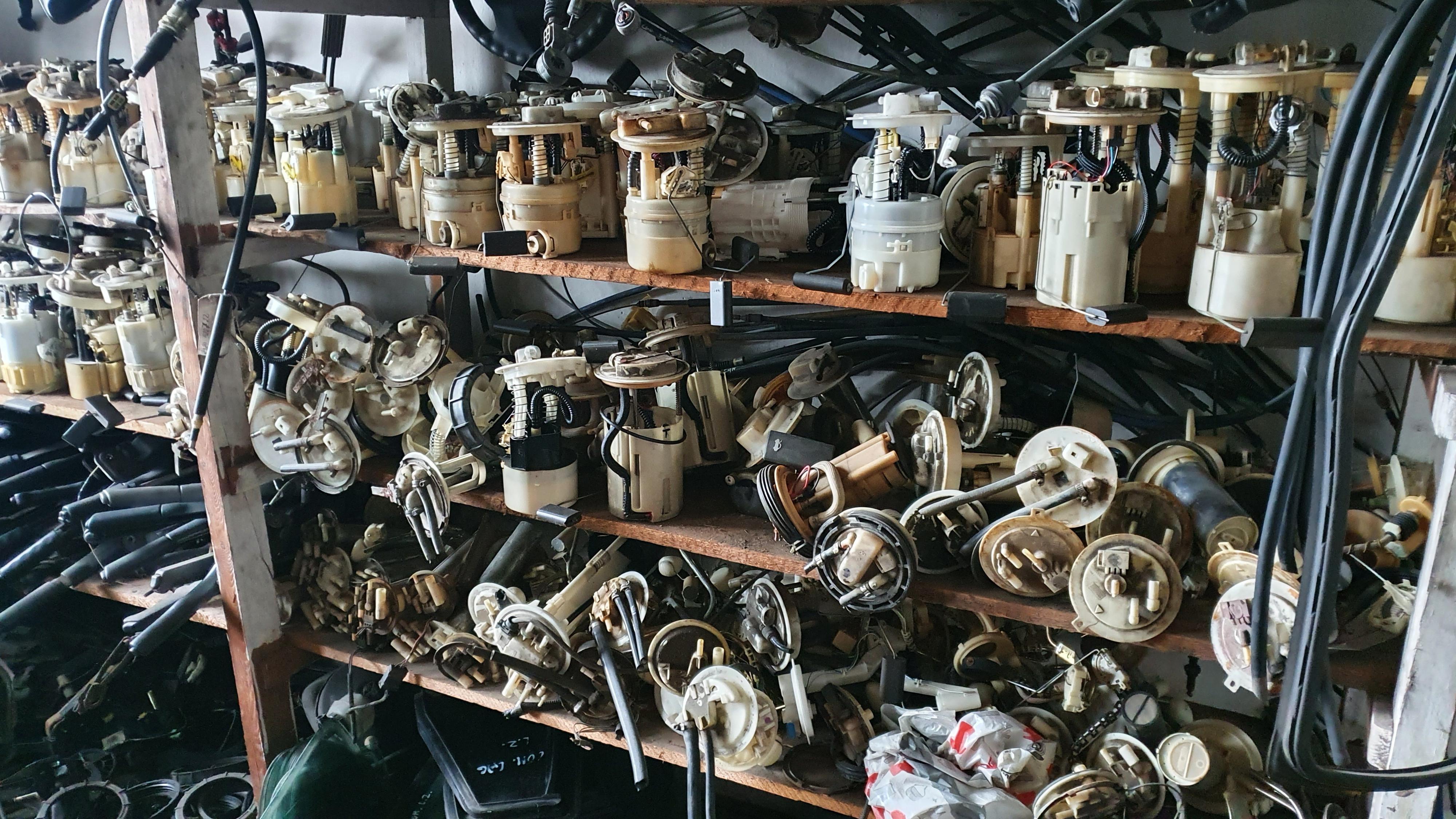 AUTOVRAKOVIŠTĚ RENAULT foto 5