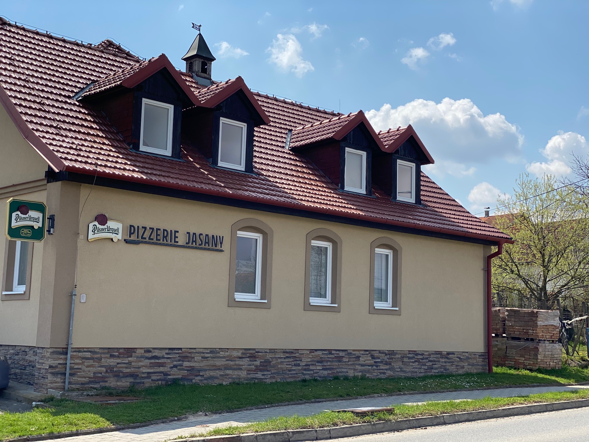 Ubytování Pizzerie Jasany foto 2