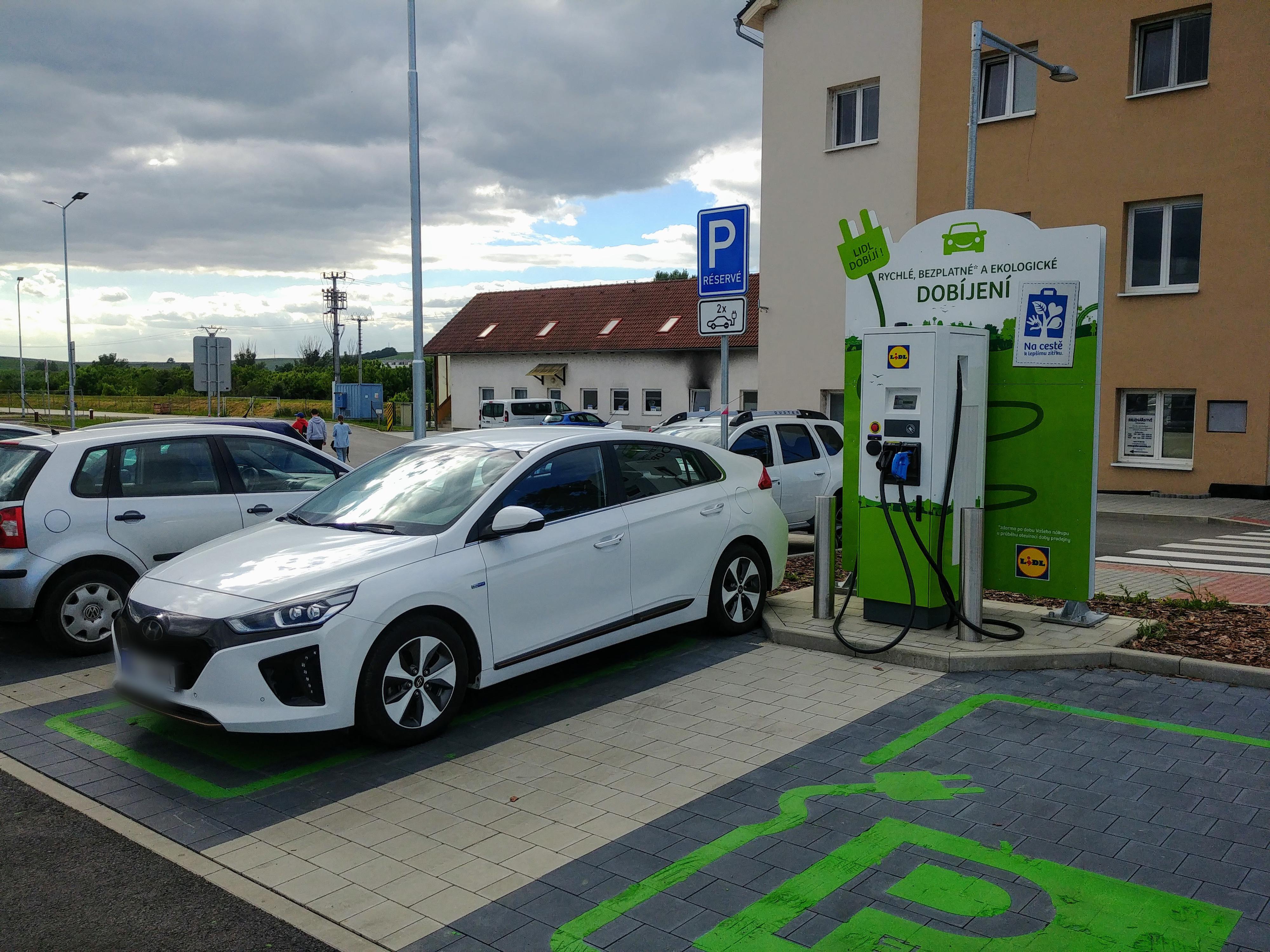 Nabíjecí stanice Lidl