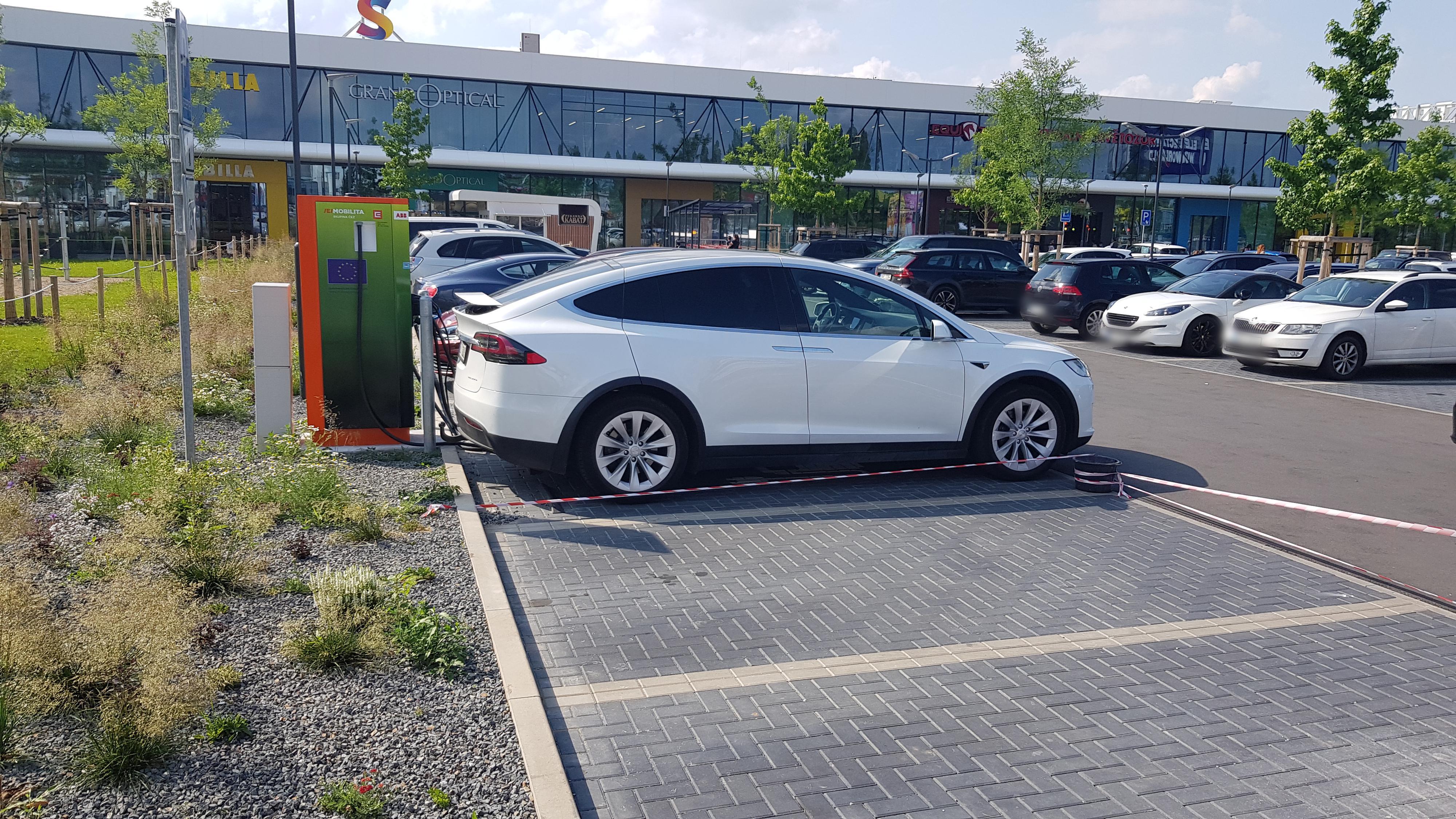 Nabíjecí stanice ČEZ