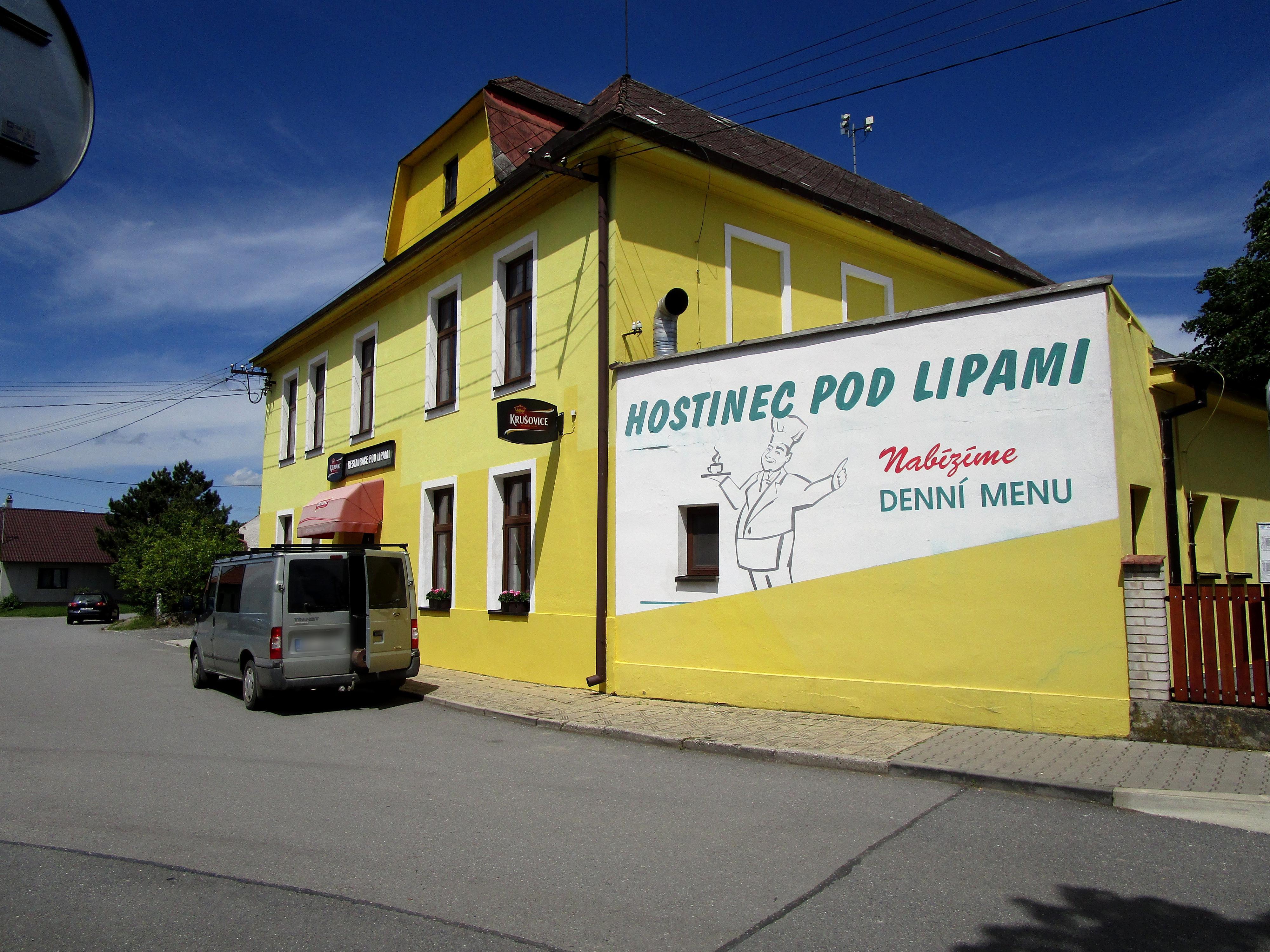 Restaurace a sál Pod lipami foto 2