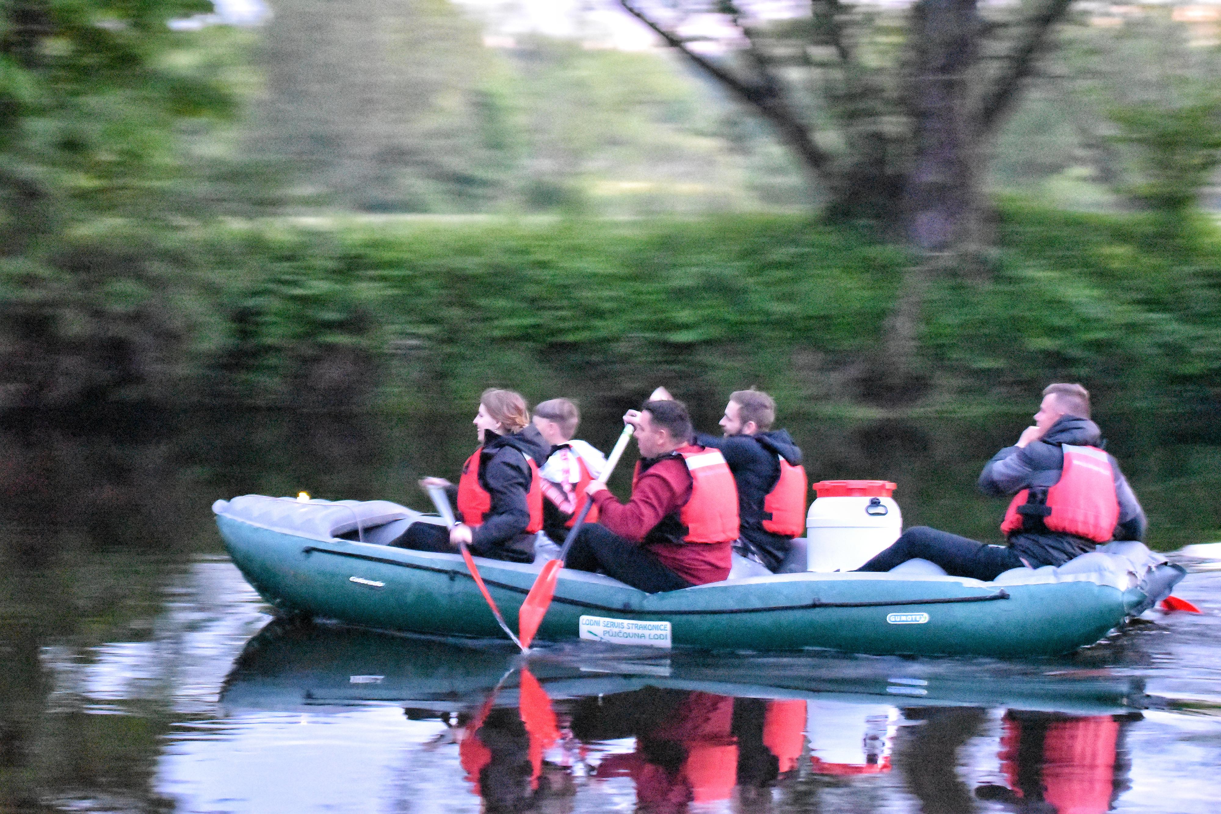 Lodní servis Strakonice - Půjčovna kánoí a raftů na Otavě foto 3