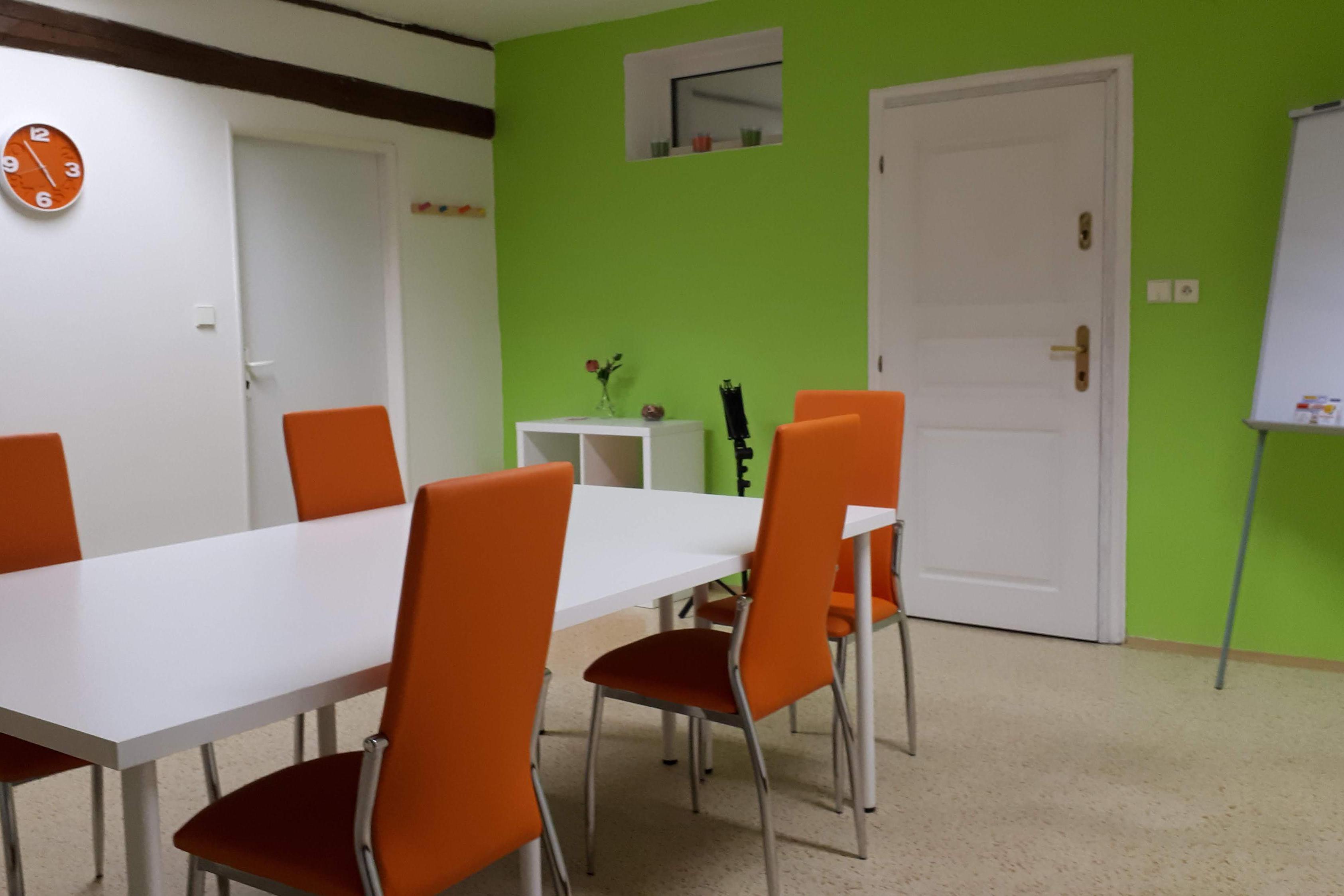 Orange Academy s.r.o. - jazyková škola