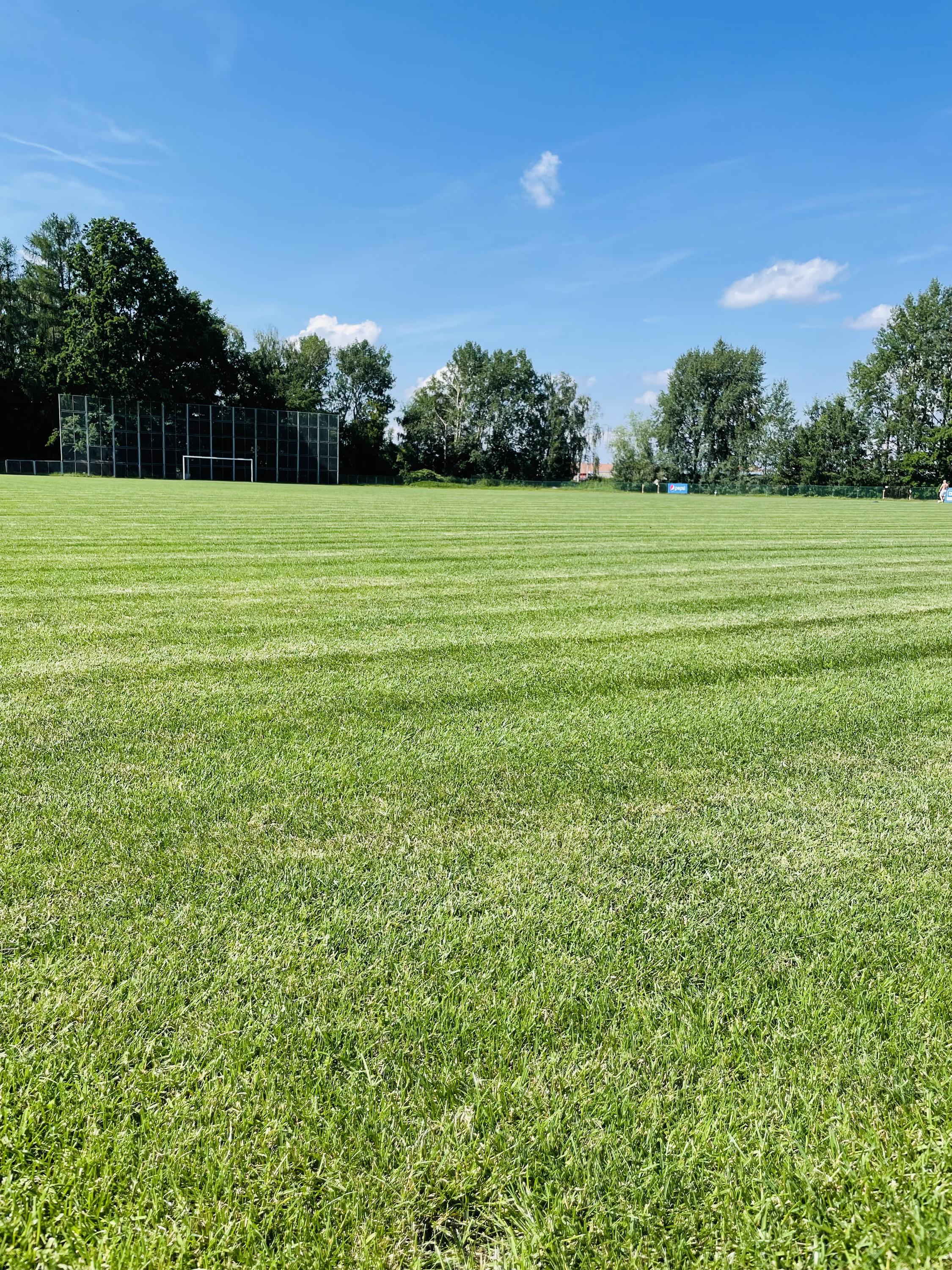 Fotbalové hřiště Slavoj Kladno foto 2