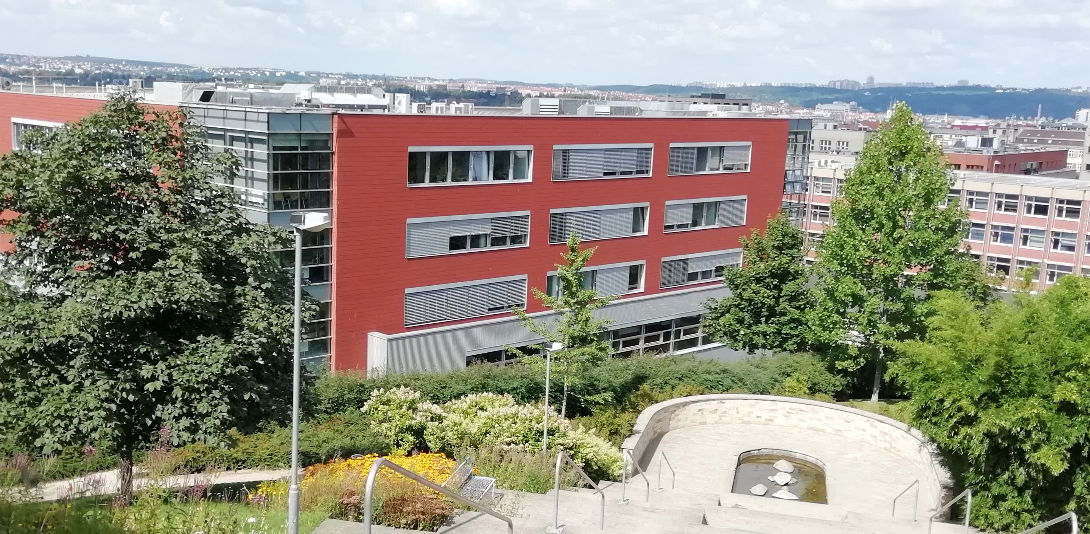 Vysoká škola ekonomická v Praze foto 4