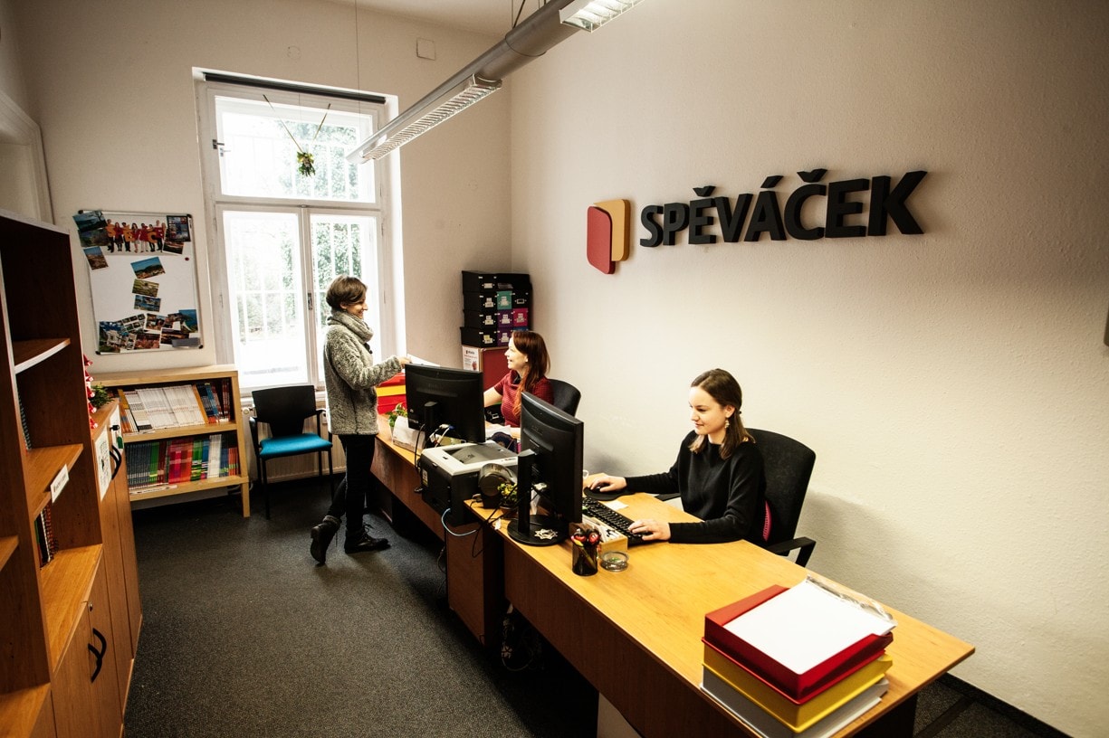 SPĚVÁČEK jazyková škola foto 3
