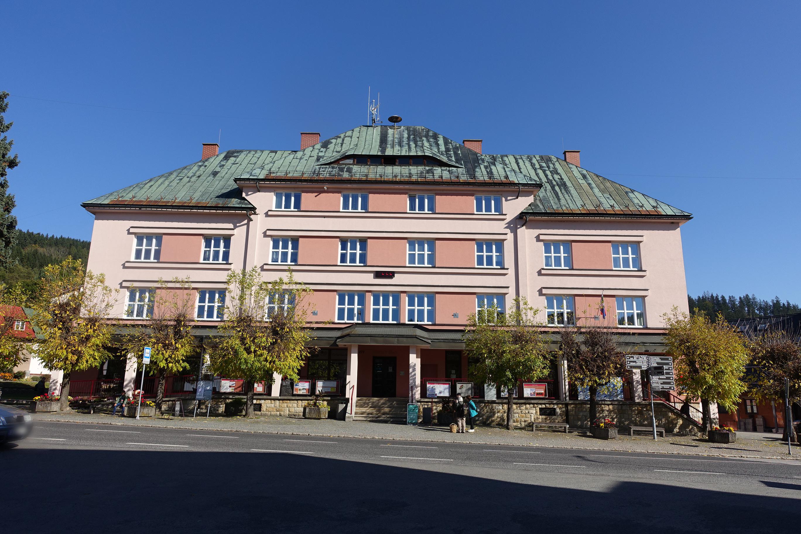 Jablonec nad Jizerou - městský úřad foto 3