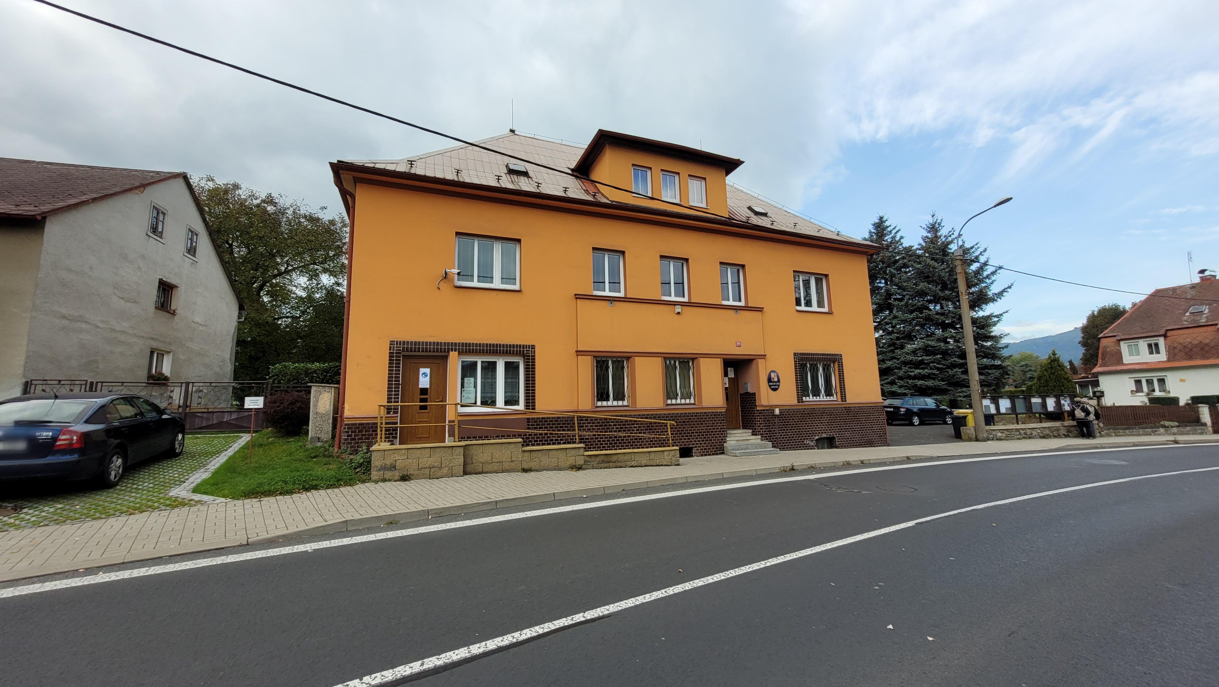 Libouchec - obecní úřad foto 2