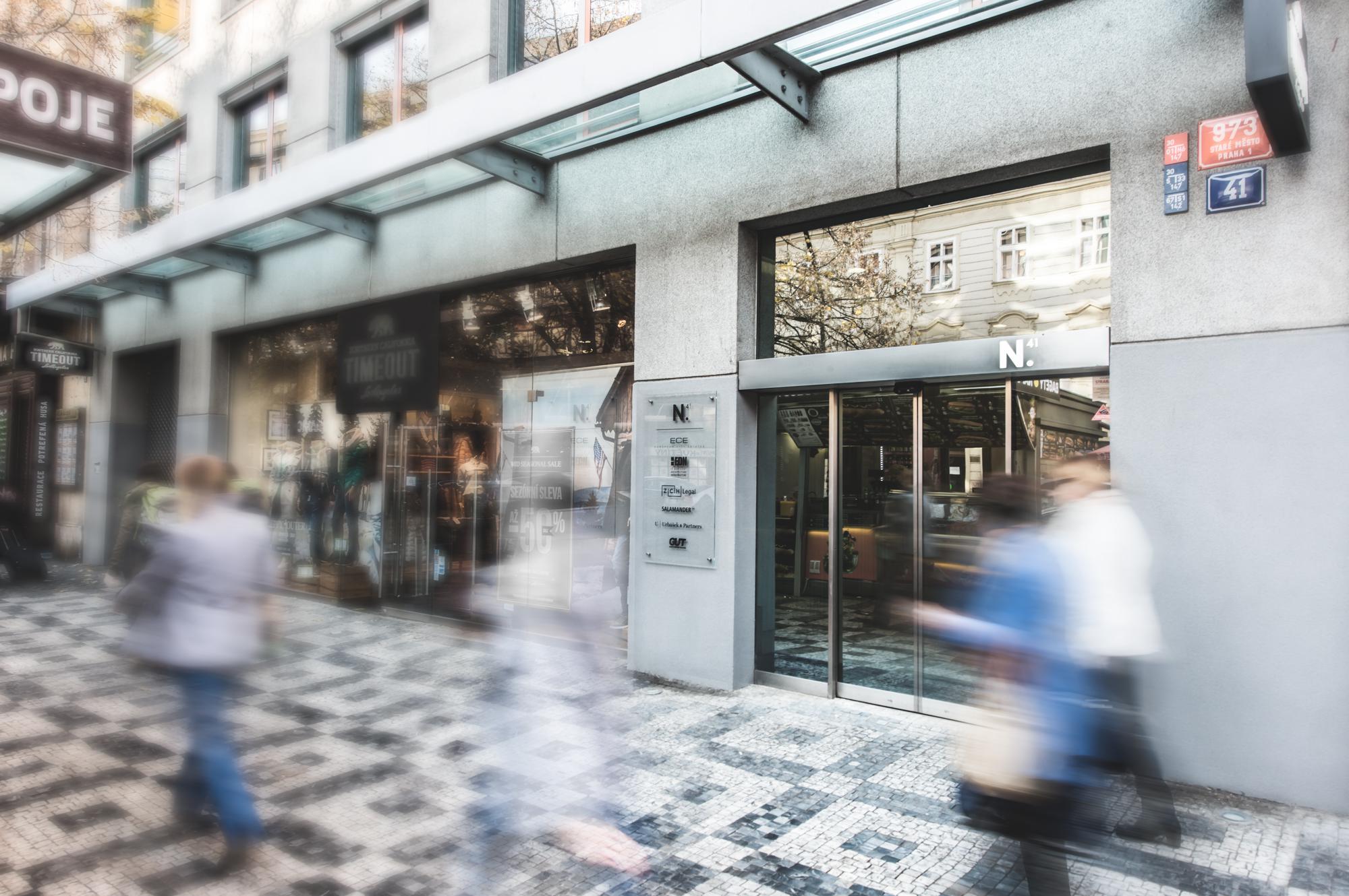 Hladká Zilvarová Jana, Mgr., advokát