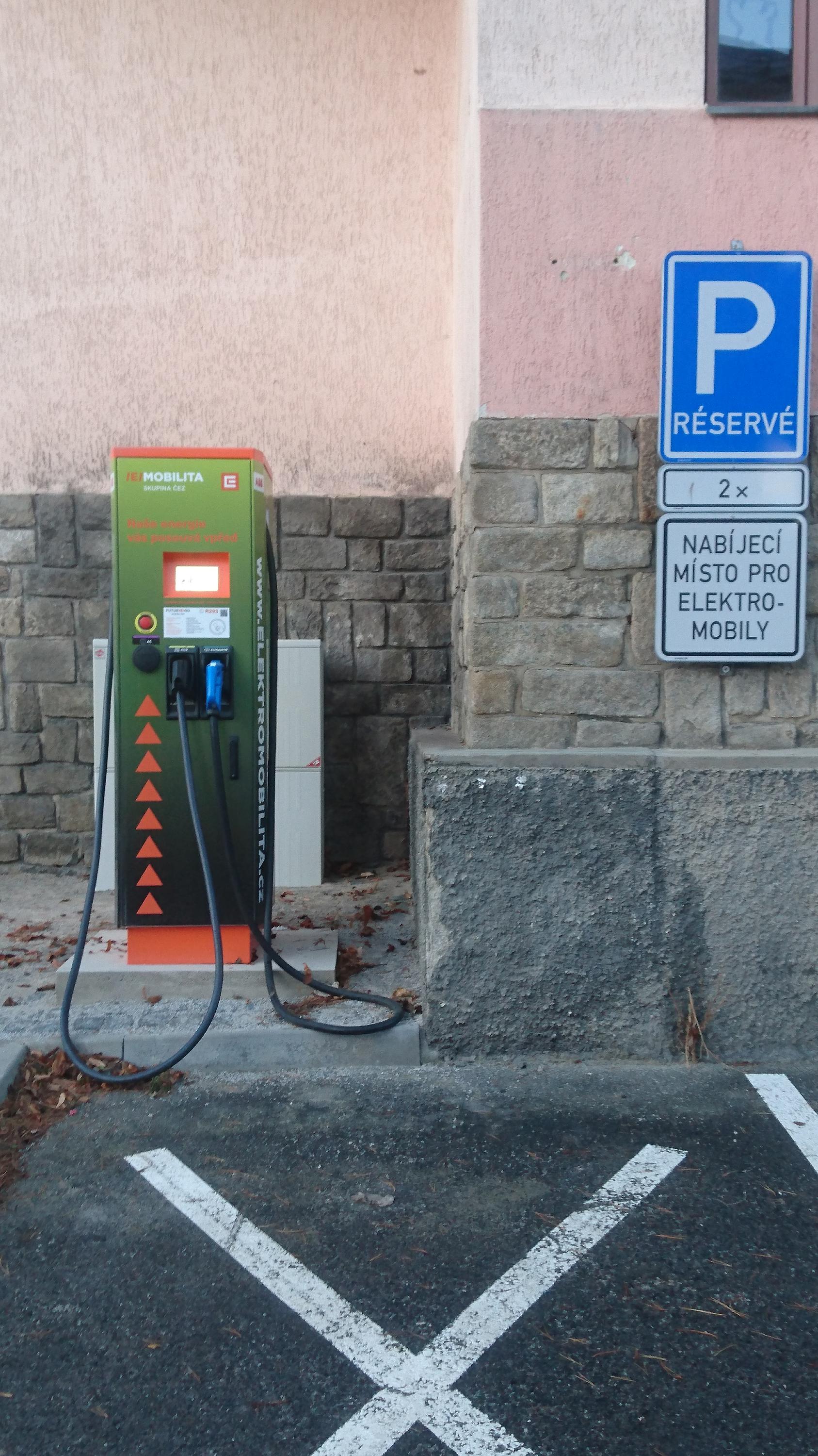 Nabíjecí stanice ČEZ foto 2