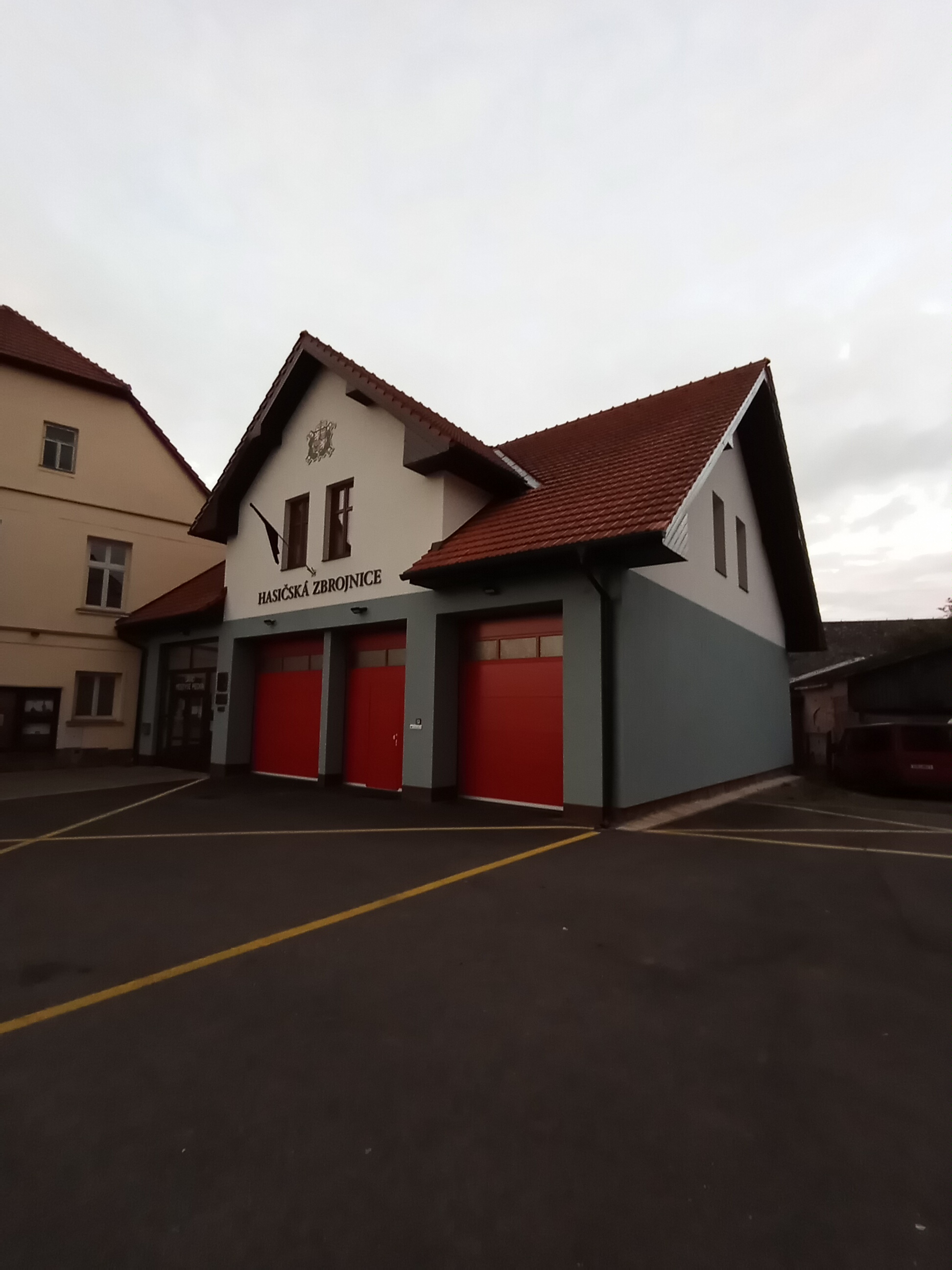 Pecka - úřad městyse foto 3