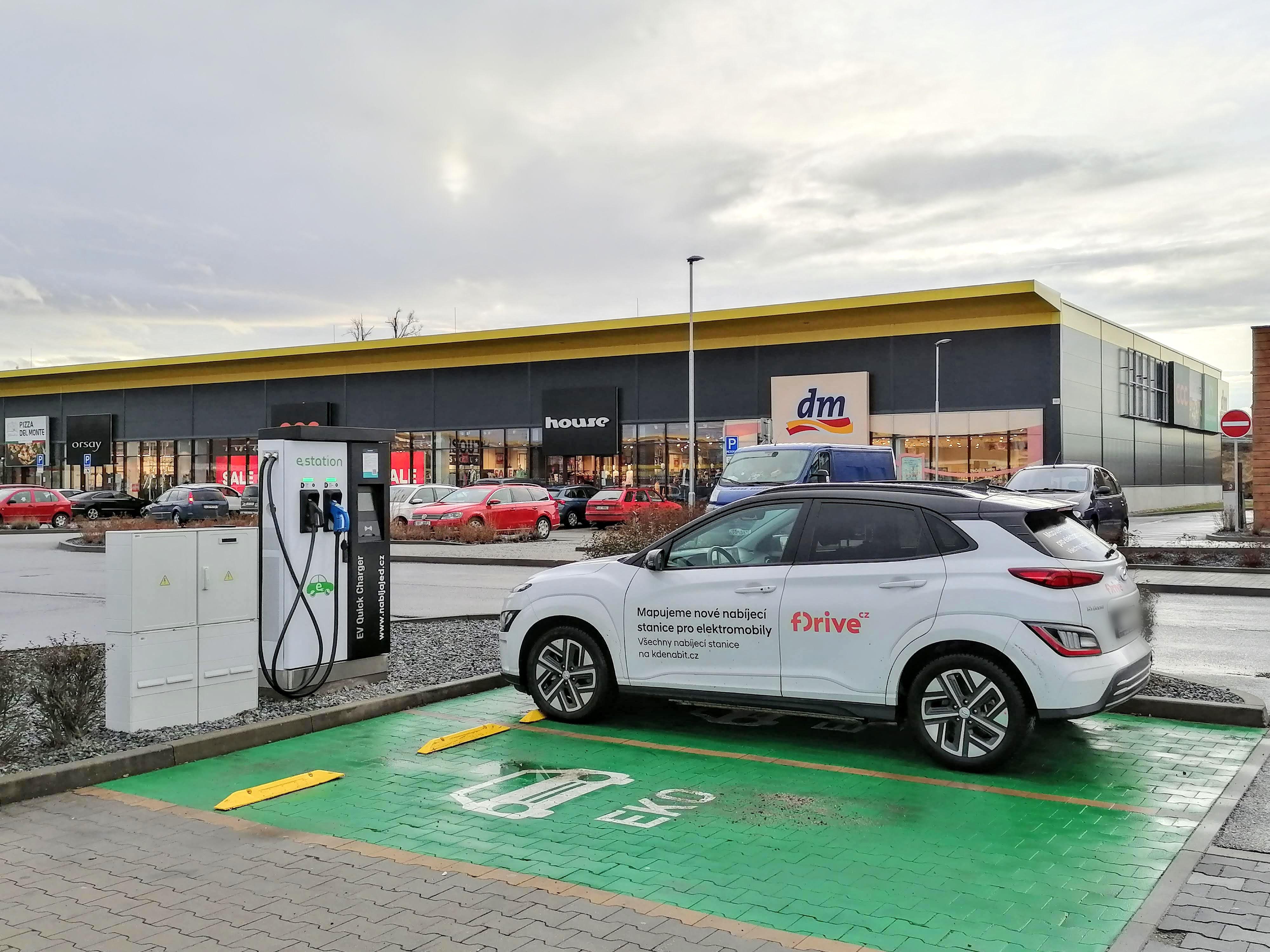 Nabíjecí stanice e-station