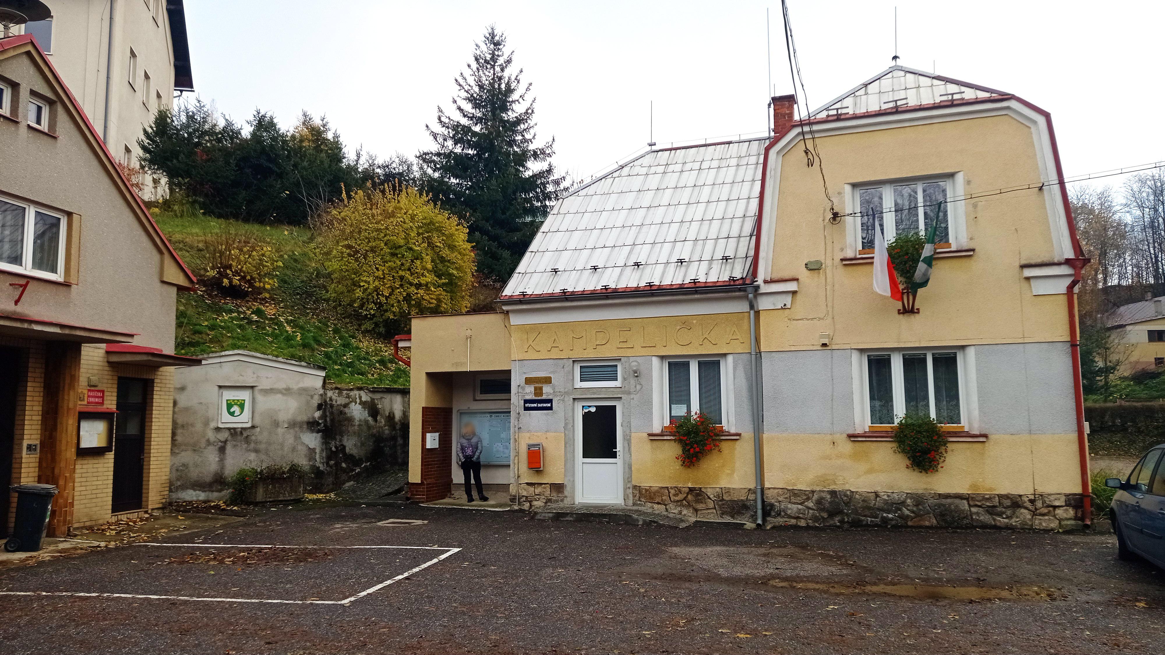 Kobyly - obecní úřad foto 4