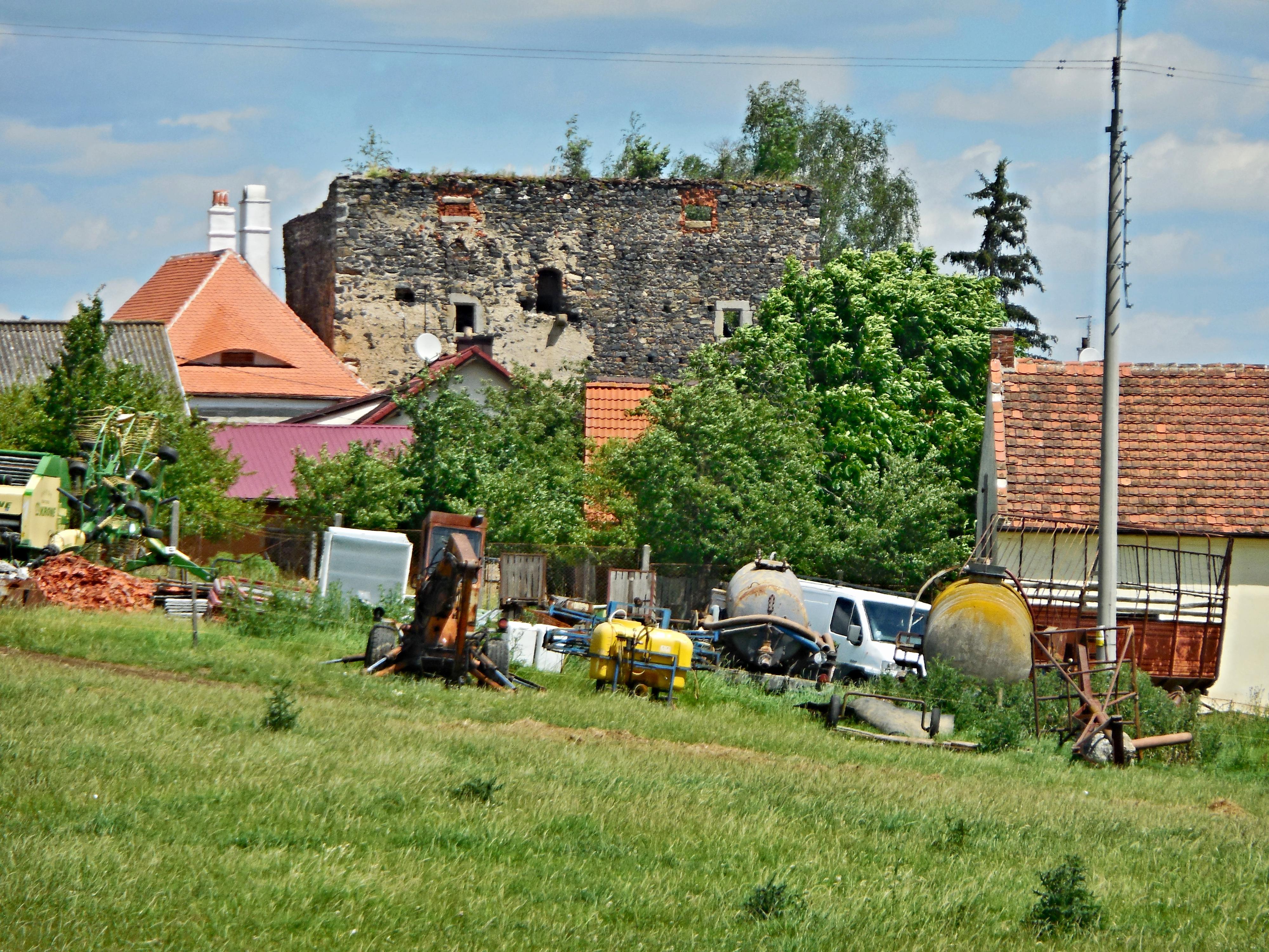 Dolany - obecní úřad foto 2
