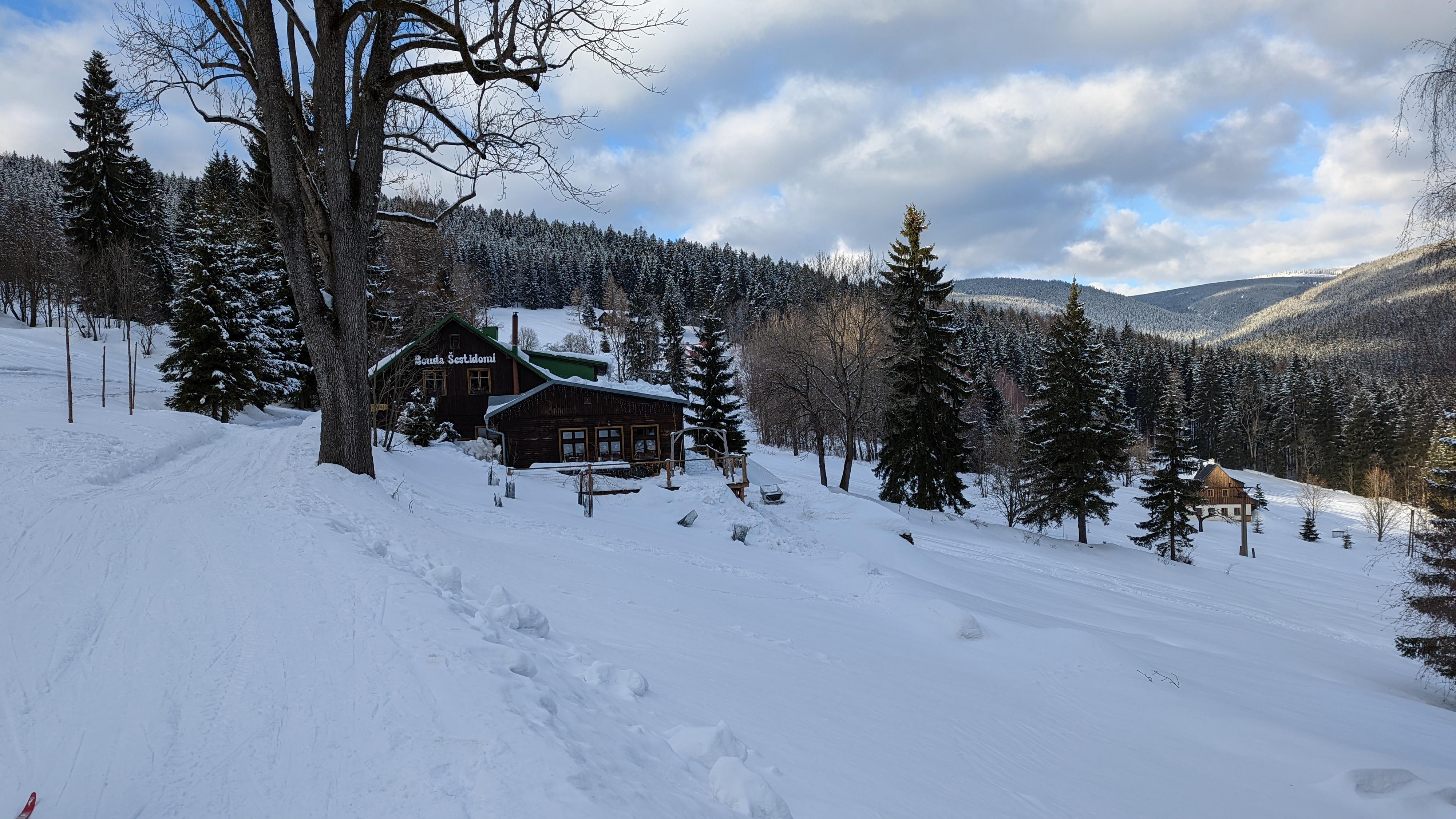 Bouda Šestidomí foto 2