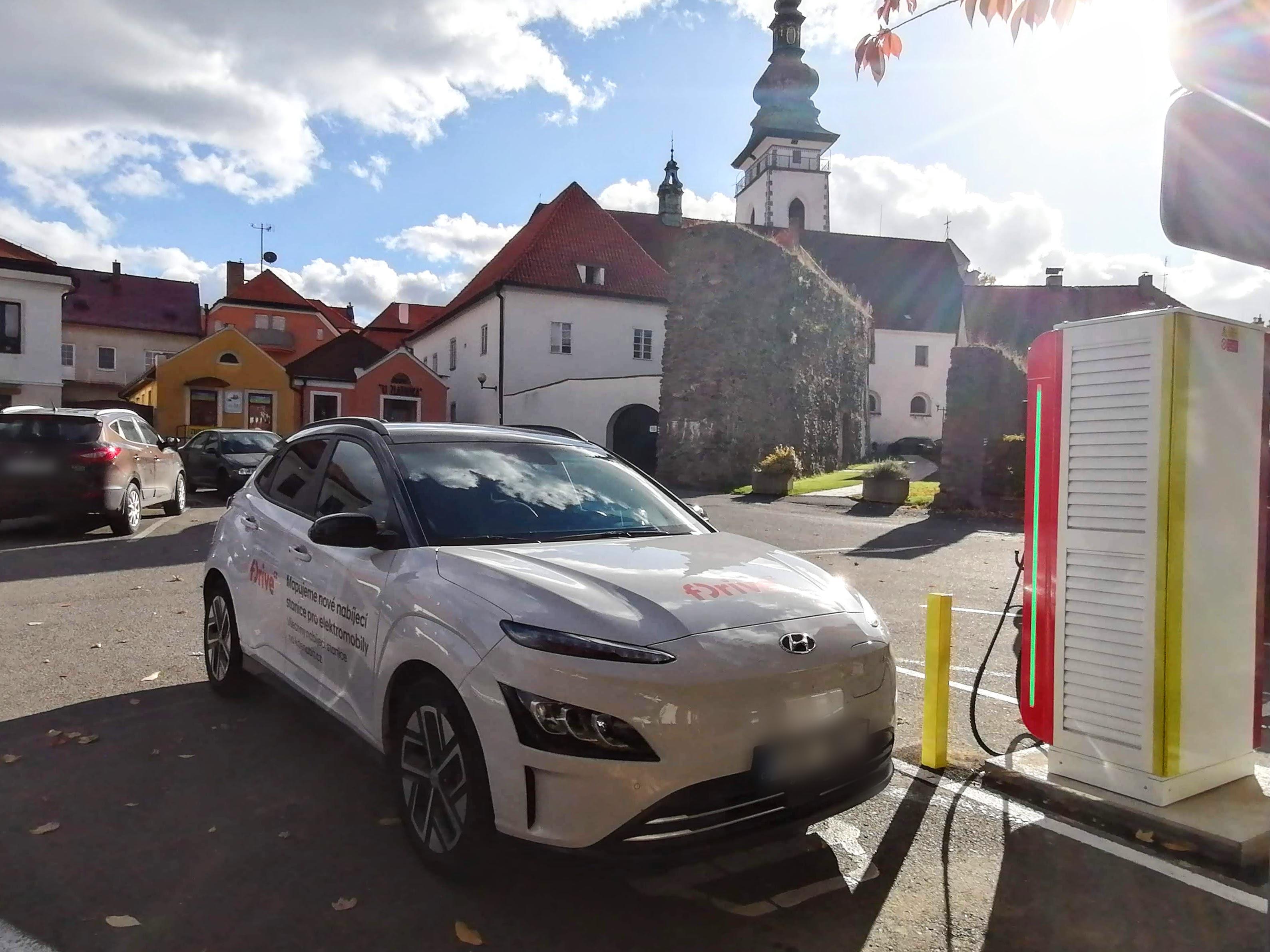 Dobíjecí stanice E.ON Drive