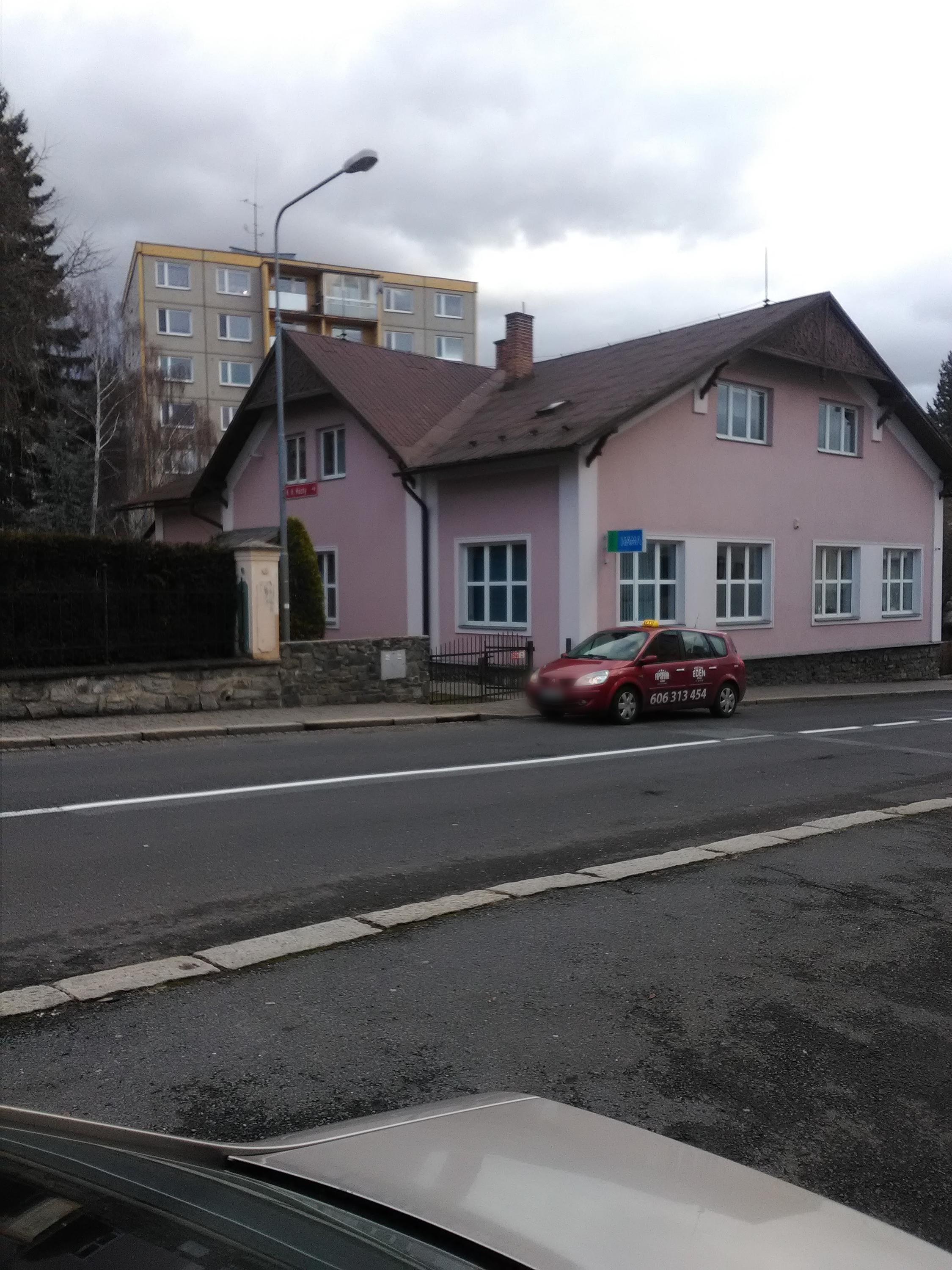 Mgr. Lenka Smiešná foto 6